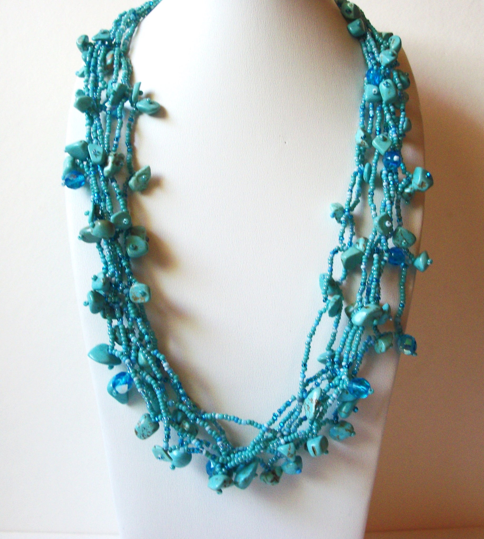 Turquoise Glass Stones Necklace 71920