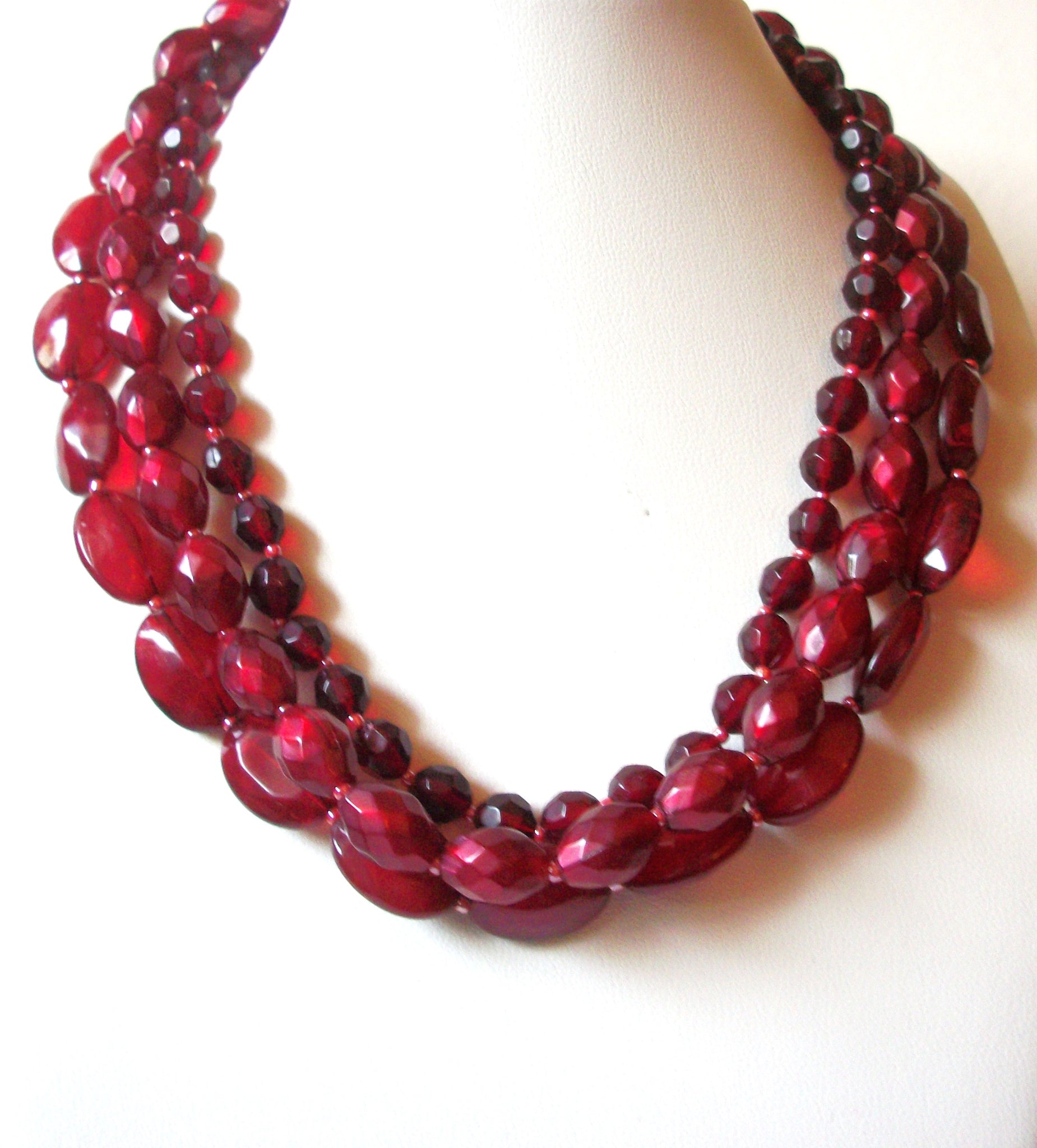 Vintage Red Cranberry Lucite necklace 72120