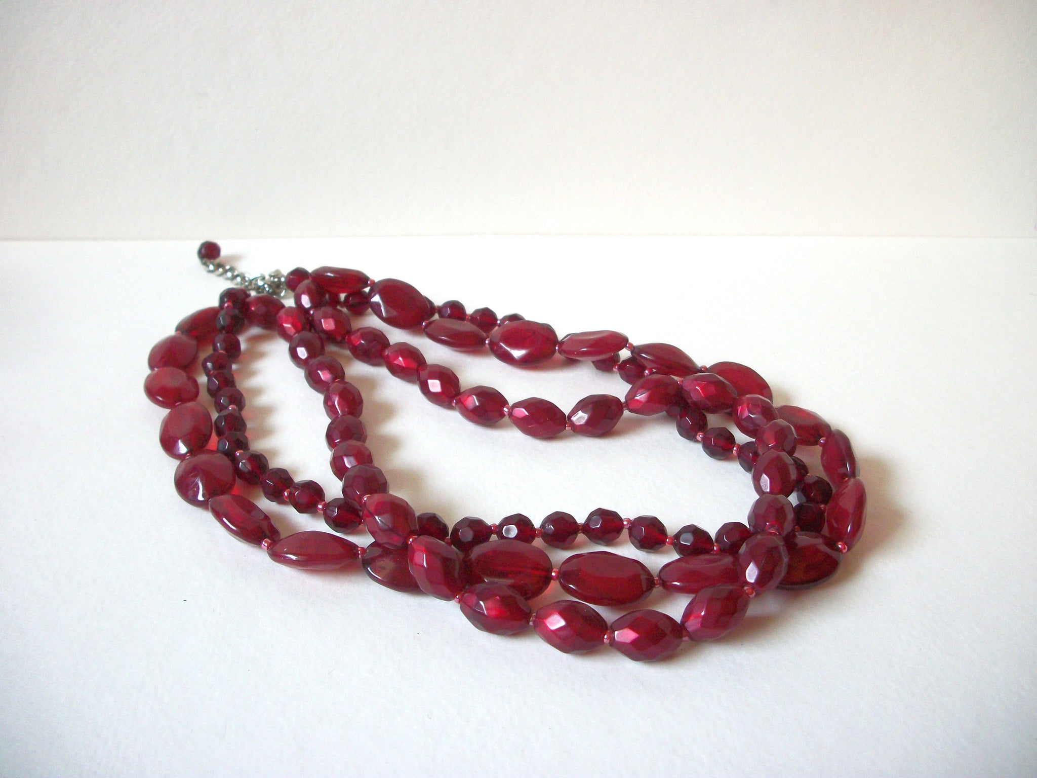 Vintage Red Cranberry Lucite necklace 72120