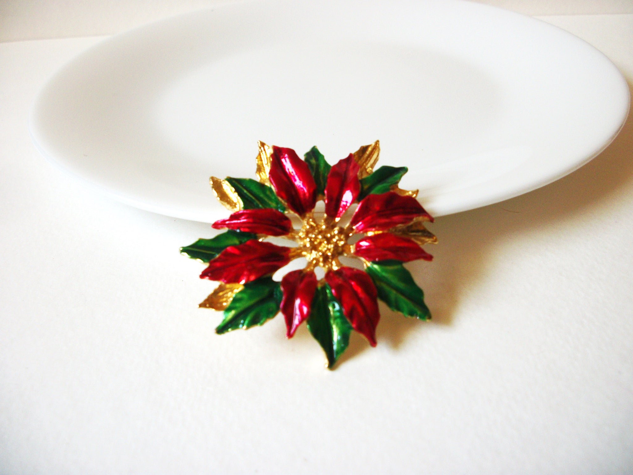 Vintage Poinsettia Brooch 72320