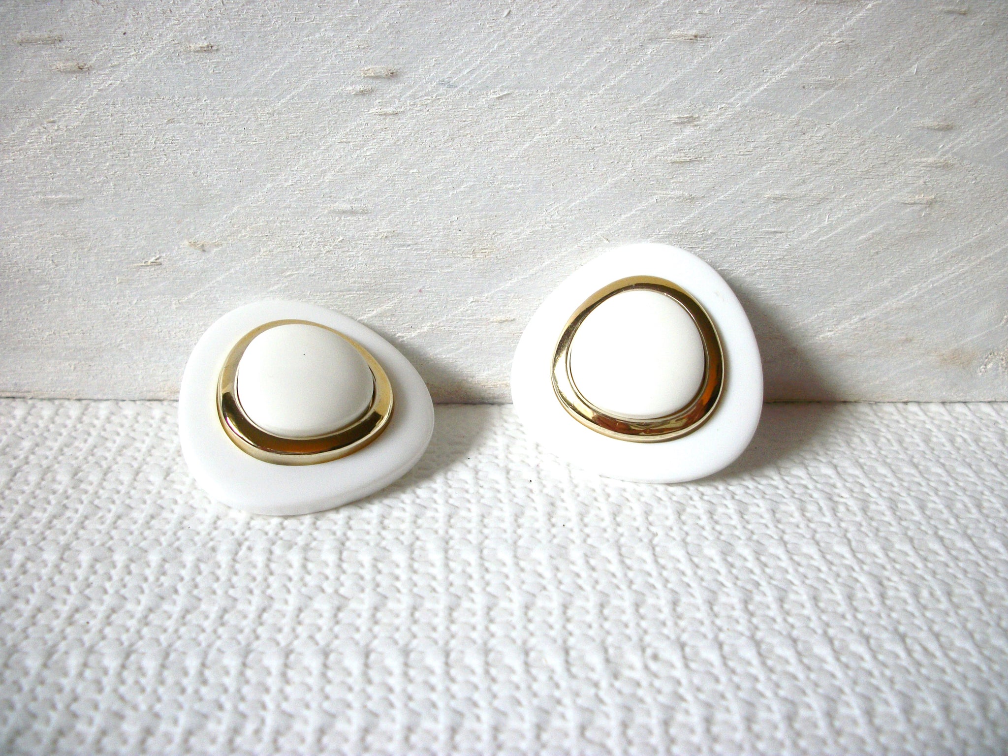 Retro Gold White Lucite Earrings 72820