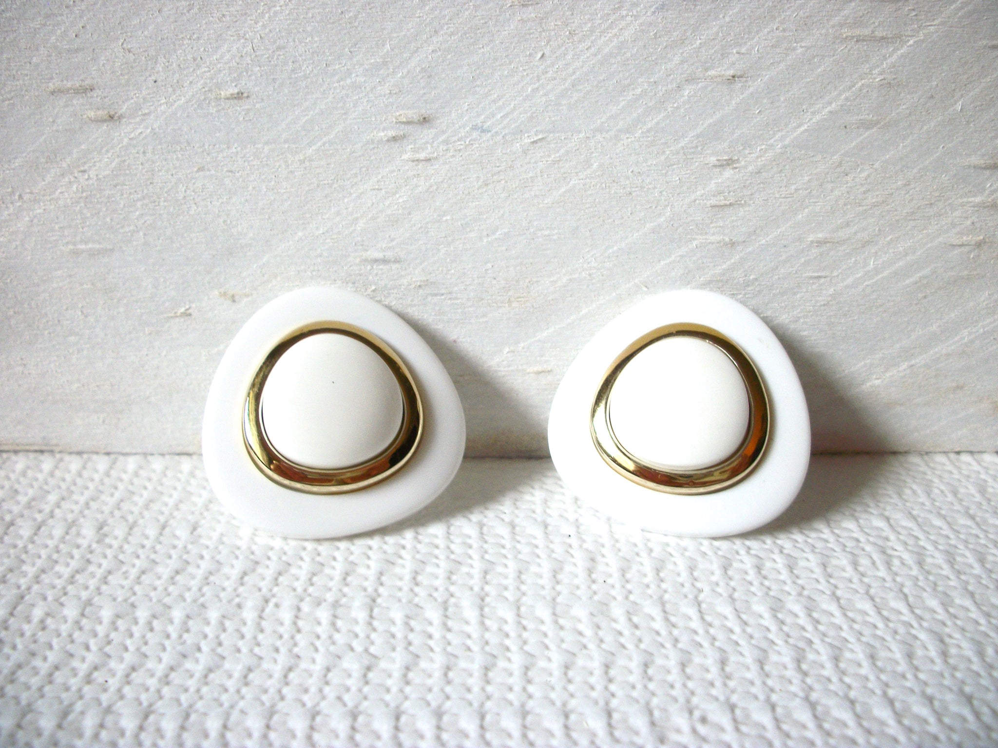 Retro Gold White Lucite Earrings 72820