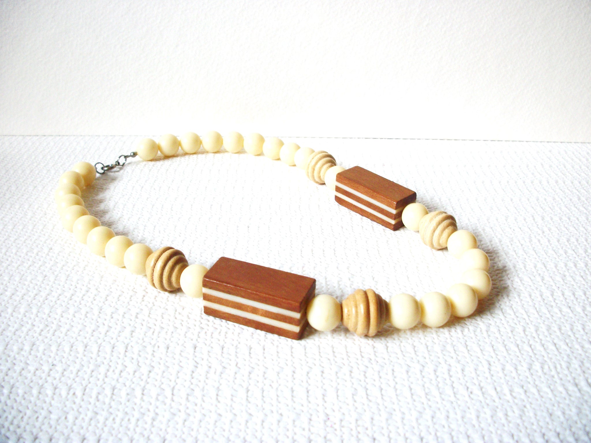 Vintage Wood Cream Acrylic Beads Necklace 73020