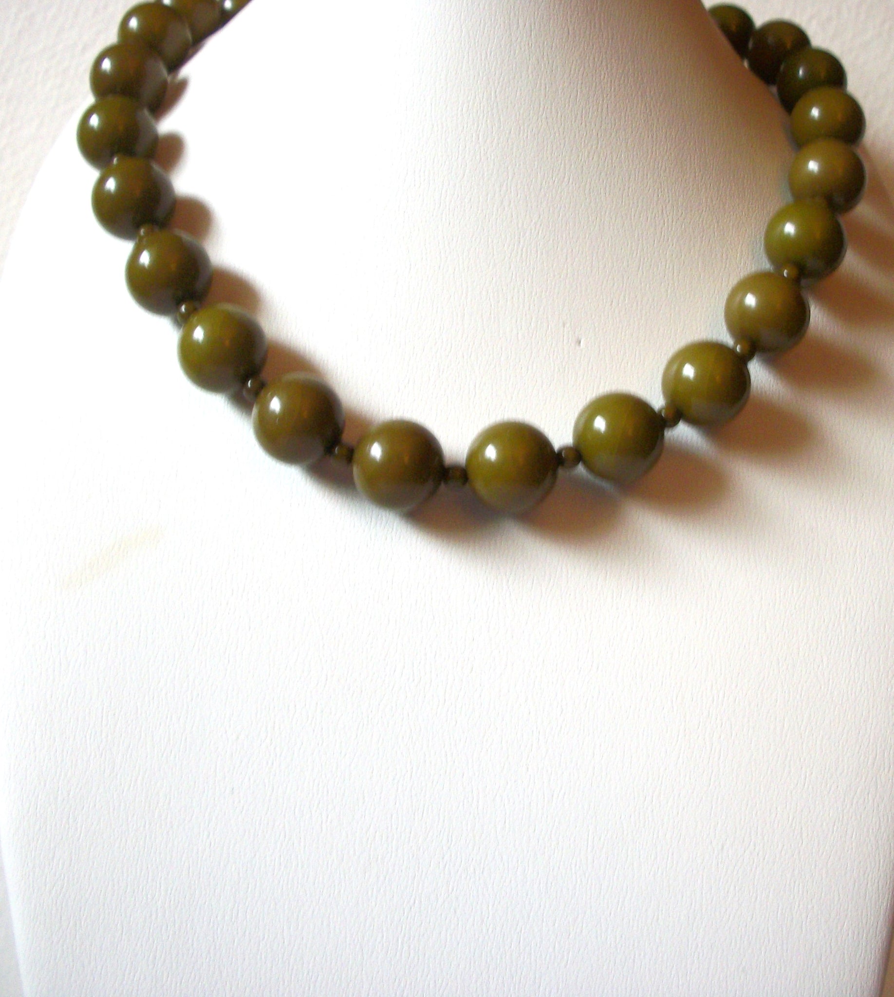Vintage Olive Necklace 73020