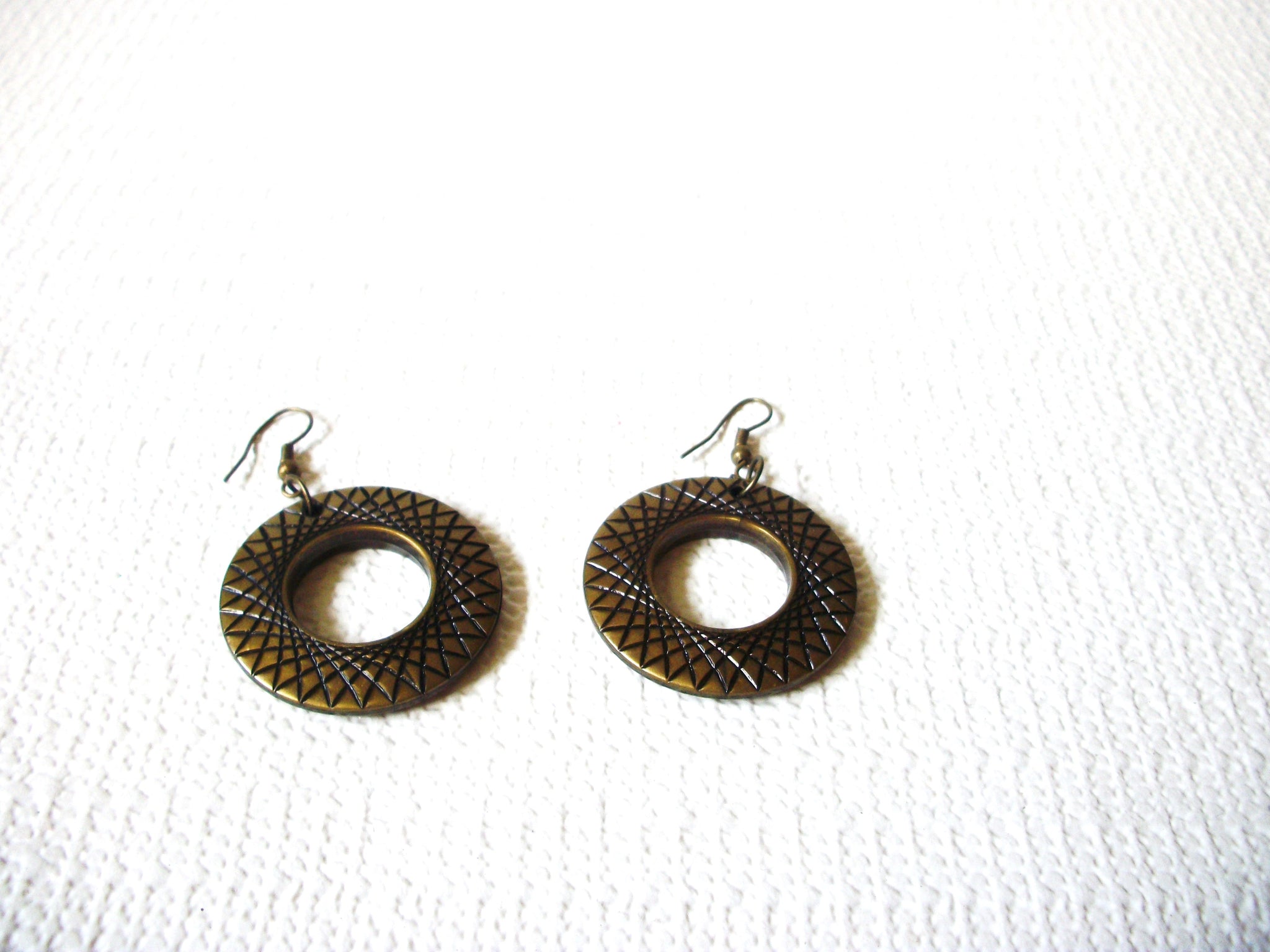 Retro Antiqued Gold Black Dangle Earrings 73020