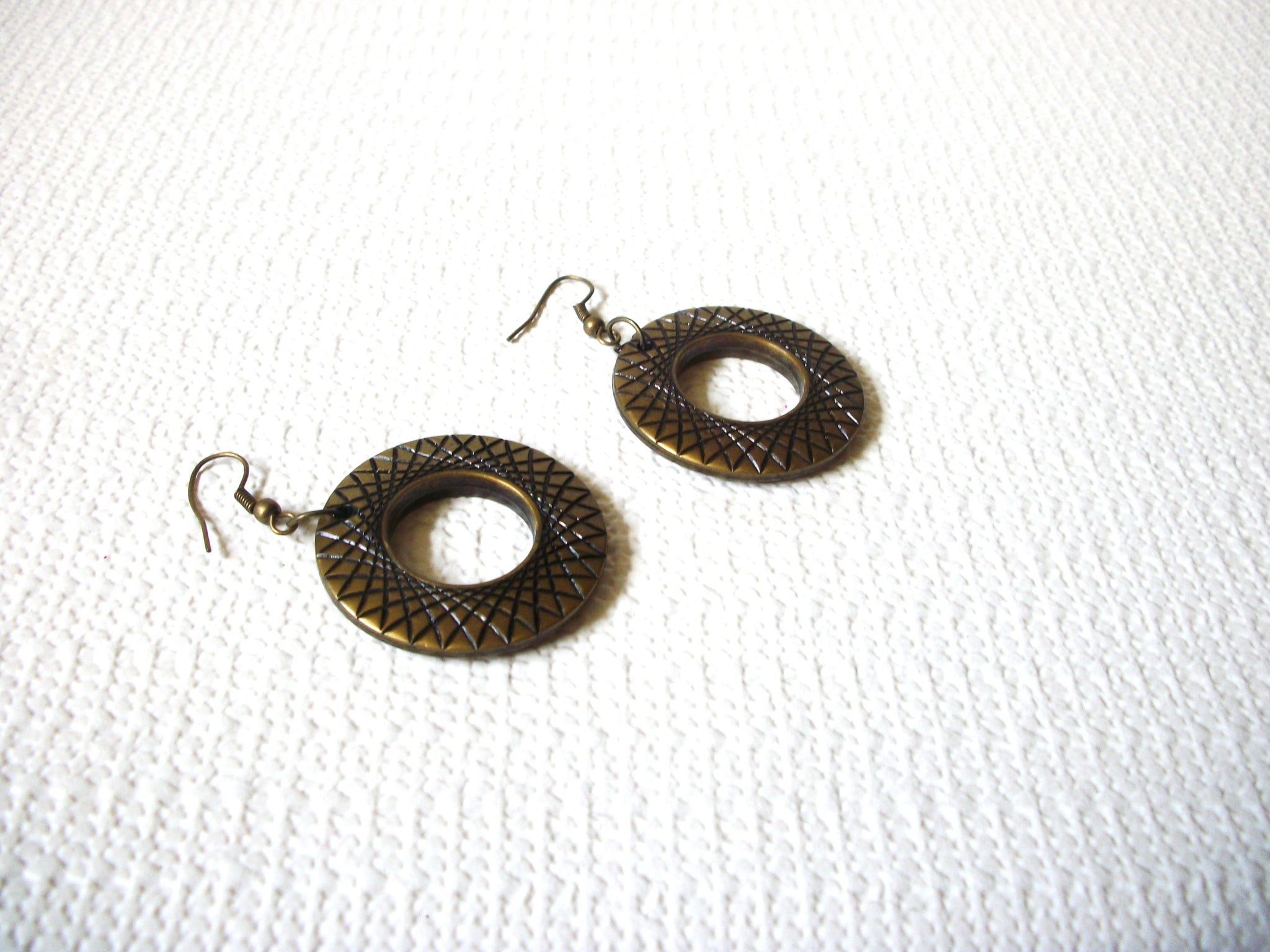 Retro Antiqued Gold Black Dangle Earrings 73020