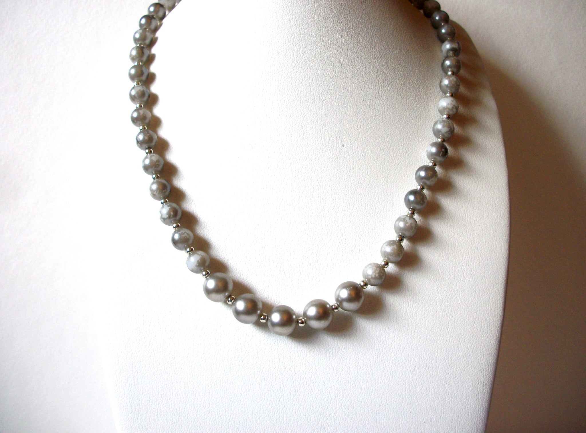 Vintage Gray Glass Pearl Beads Necklace 80120