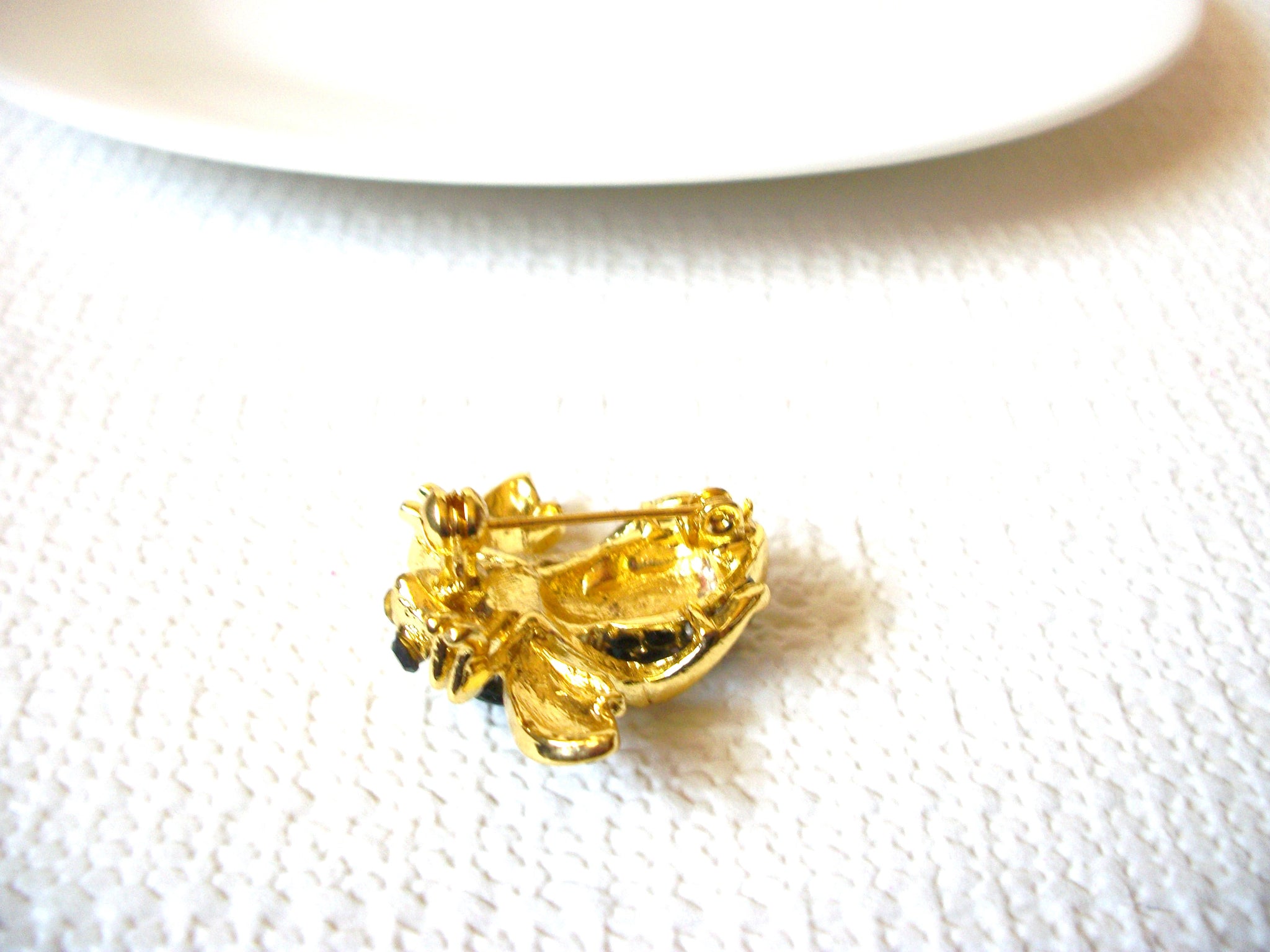 Retro Gold Toned Austrian Rhinestones Bee Brooch Pin 80620