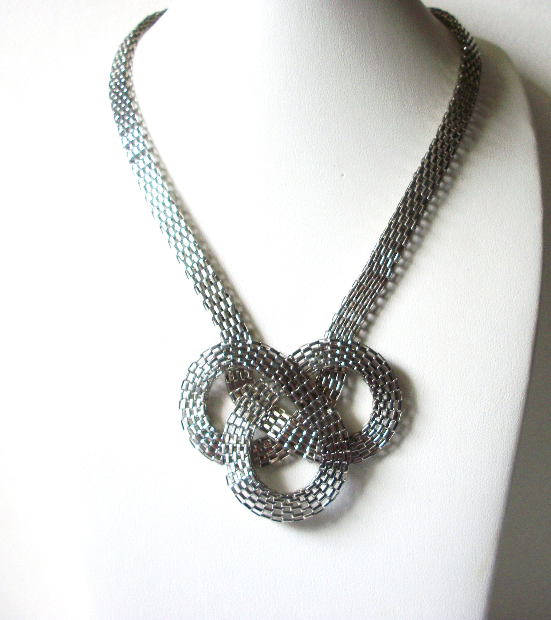 Retro Silver Toned Necklace 80220