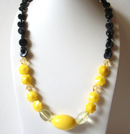 Retro Black Yellow Necklace 80220