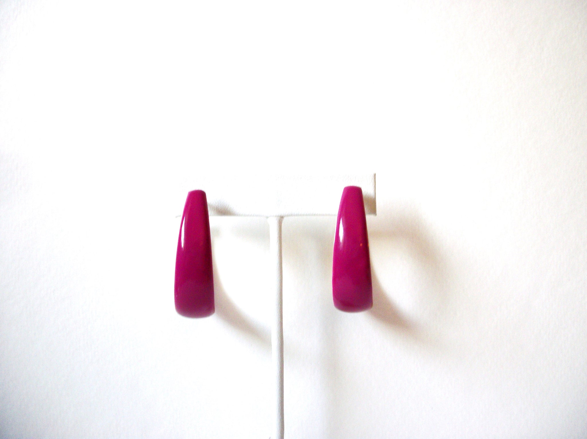 Retro Fuchsia Hoop Earrings 80520