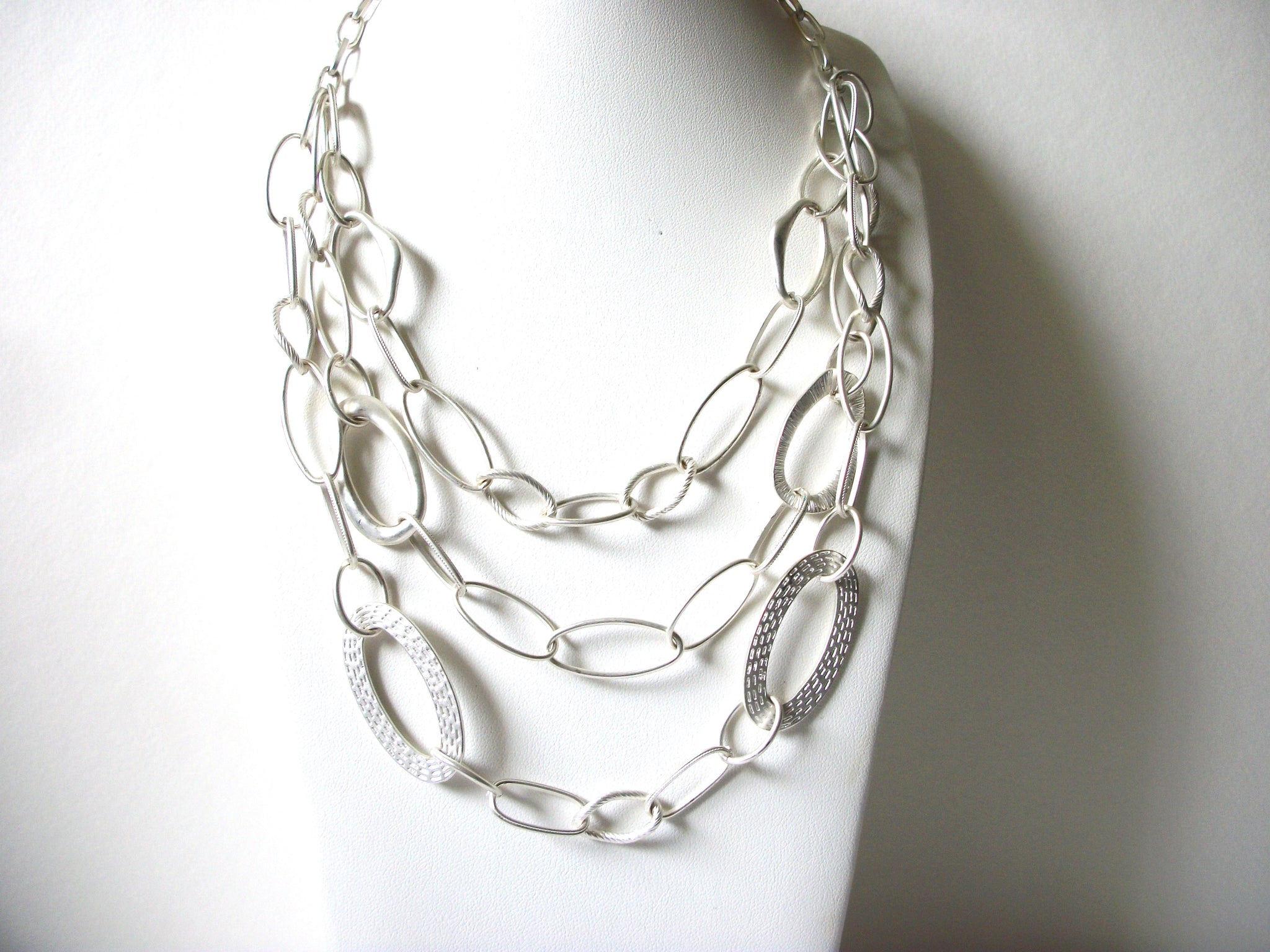 Retro Silver Toned Necklace 80520