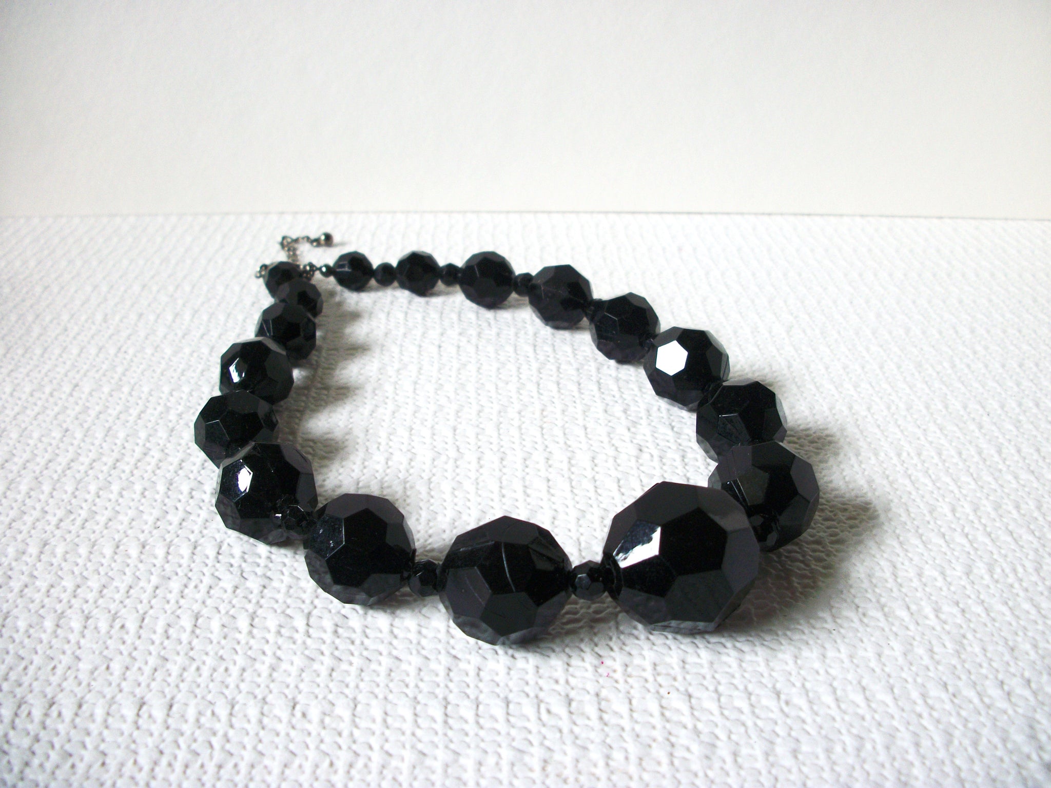 Retro Shorter Length Black Necklace 80520