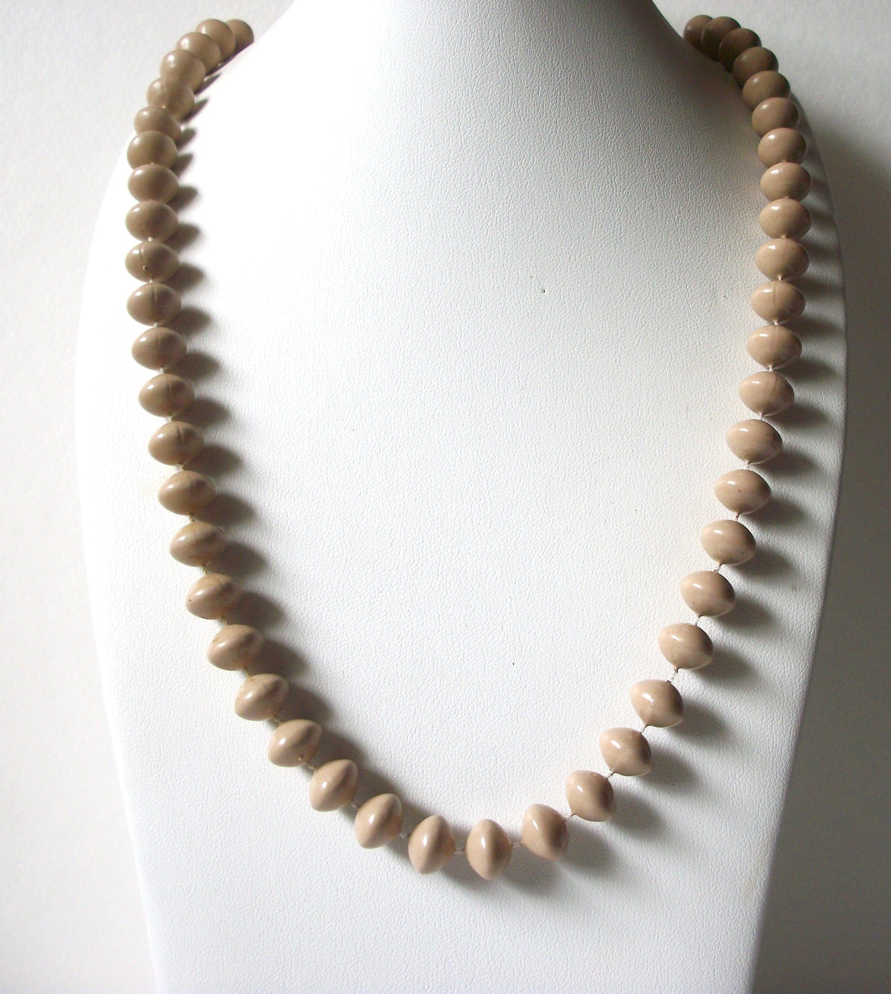 Retro Light Taupe Necklace 80620