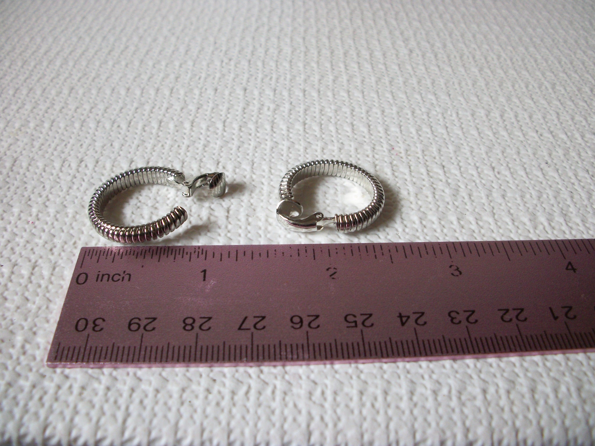 Retro Silver Toned Hoop Earrings 80720