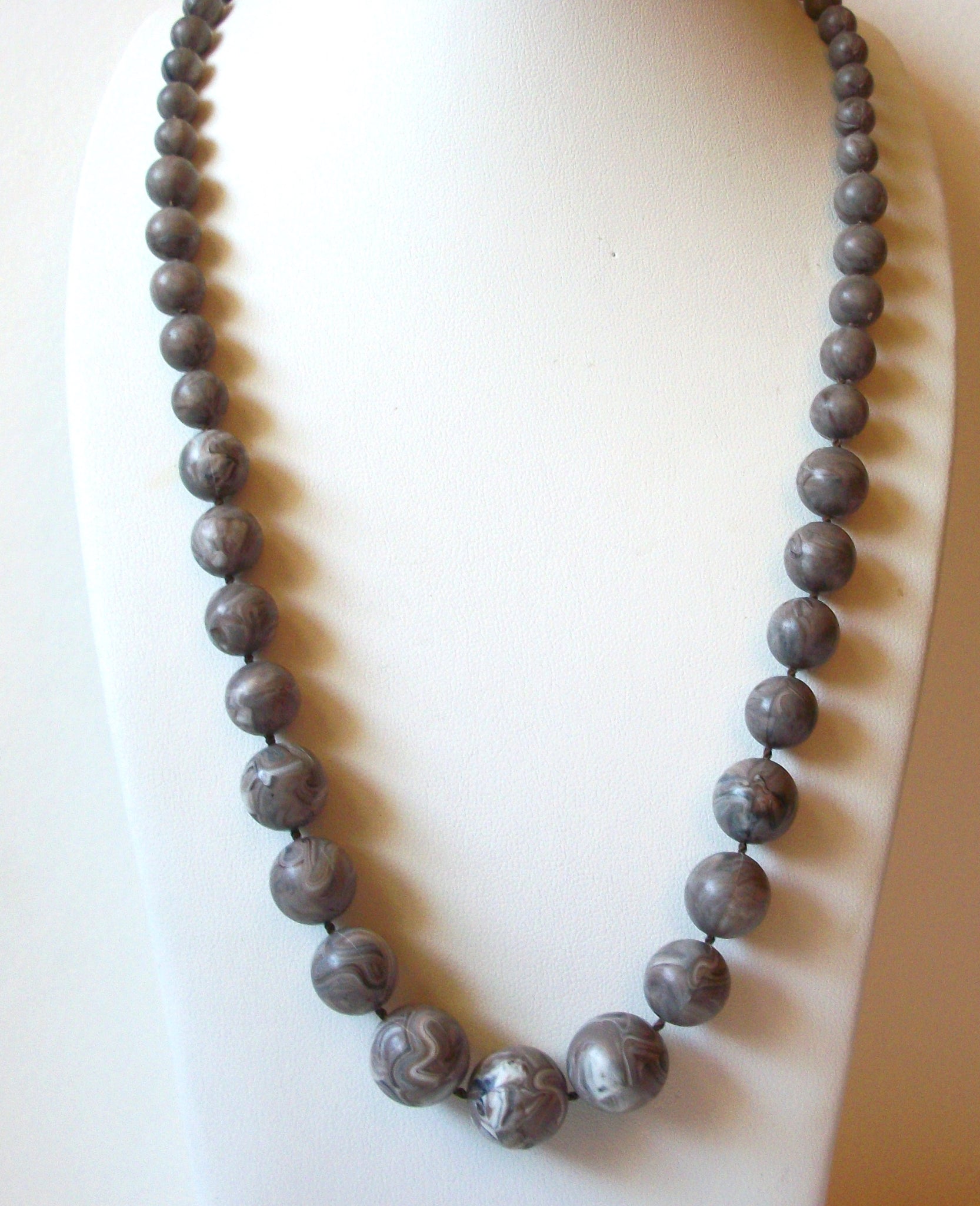 Vintage Taupe Marbleized Necklace 80720