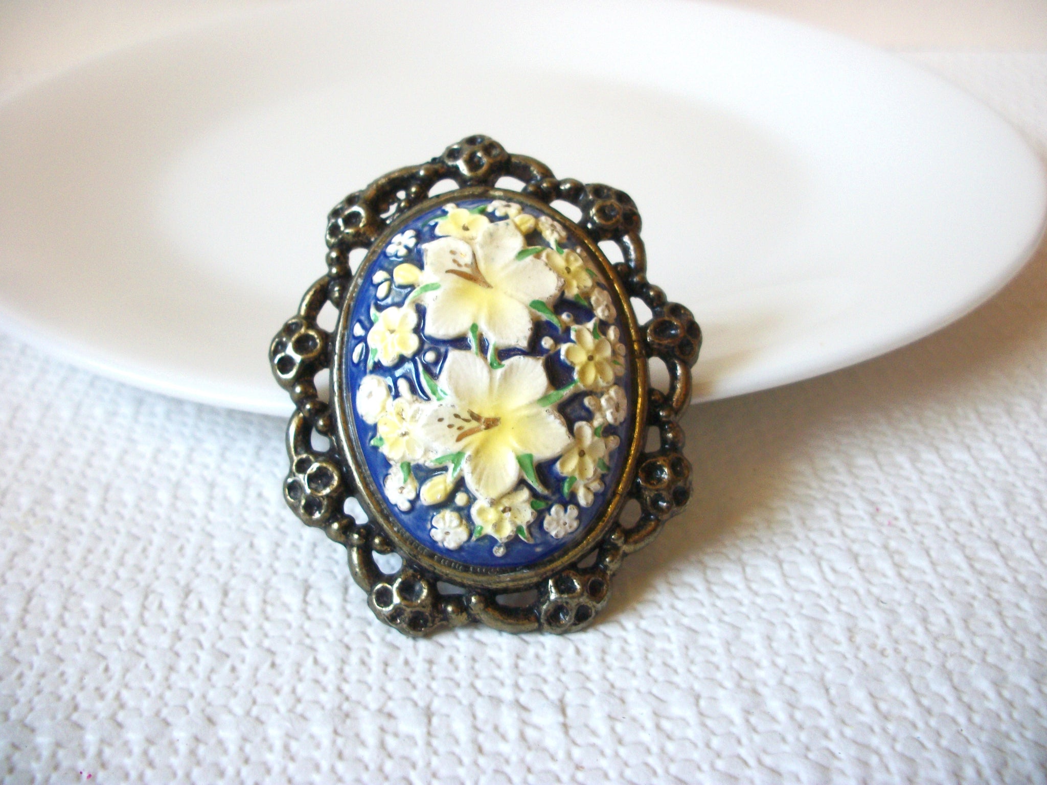 Vintage Floral Hand Painted Brooch Pin 80820