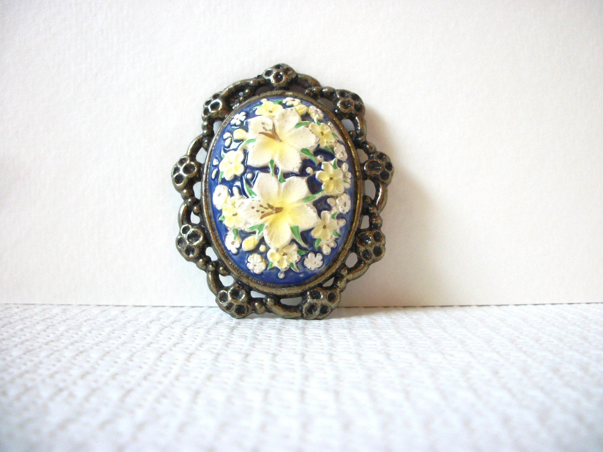 Vintage Floral Hand Painted Brooch Pin 80820