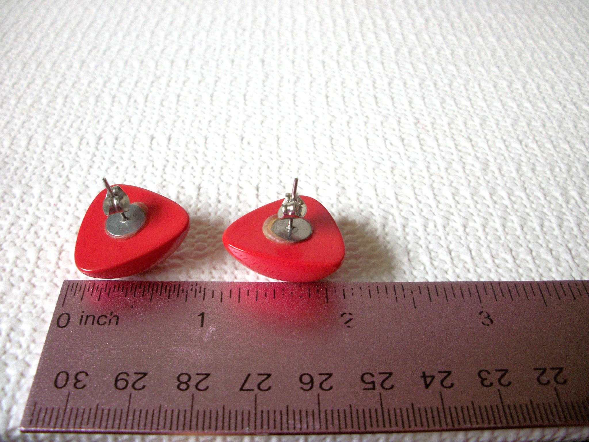 Vintage Old Plastic Earrings 81020