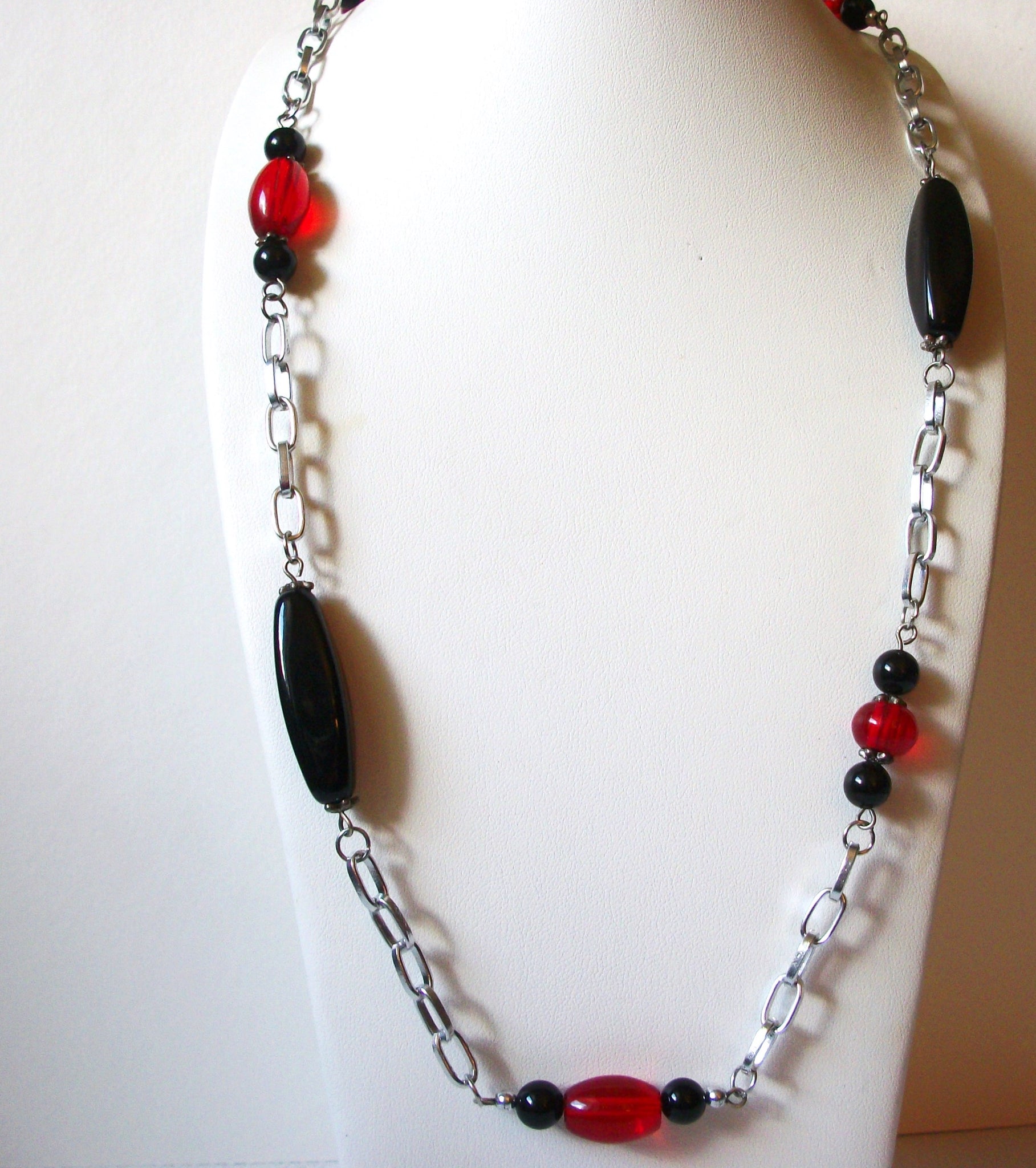 Retro Red Black Silver Necklace 81120