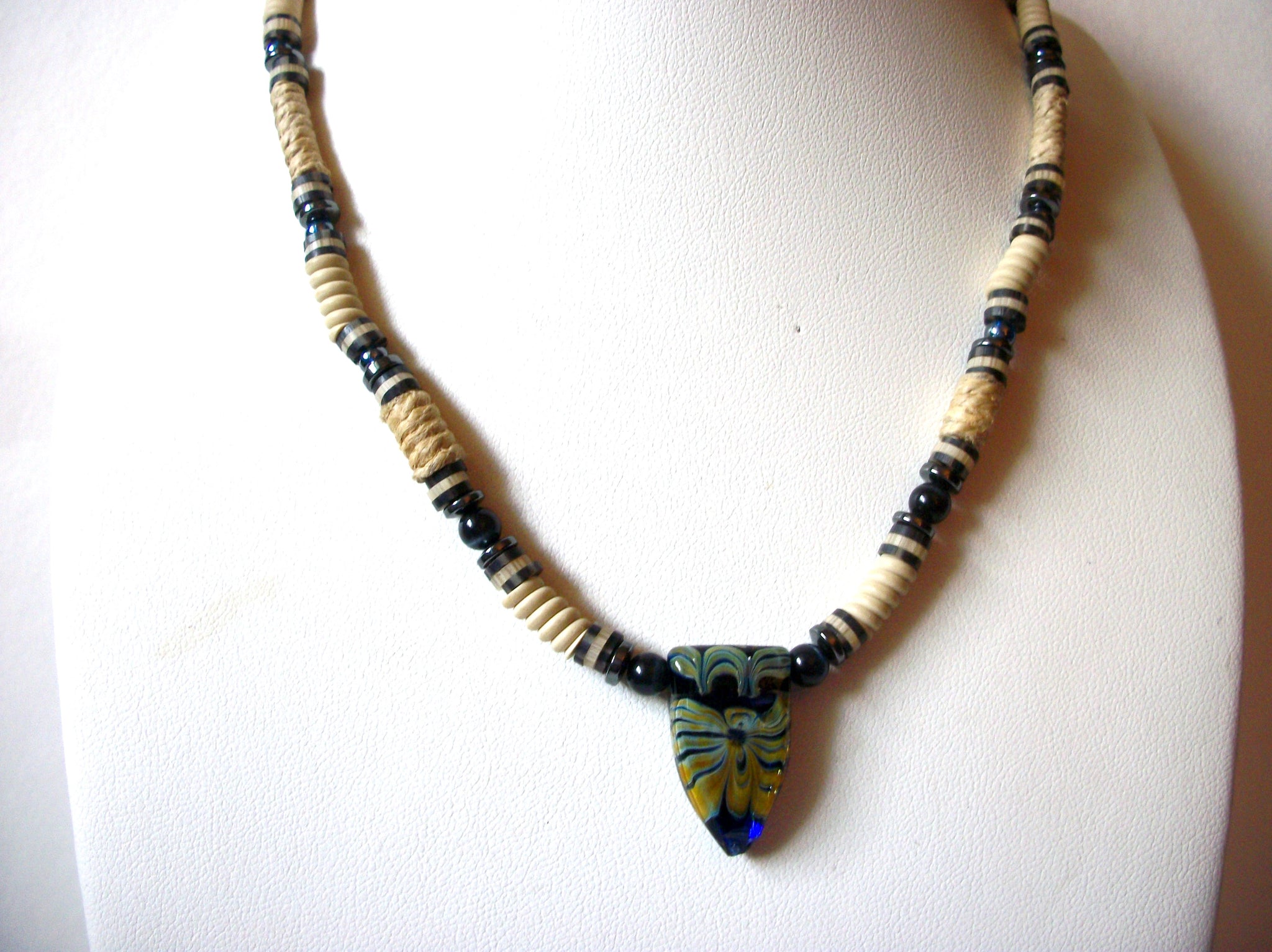 Vintage PUKA Glass Necklace 81120