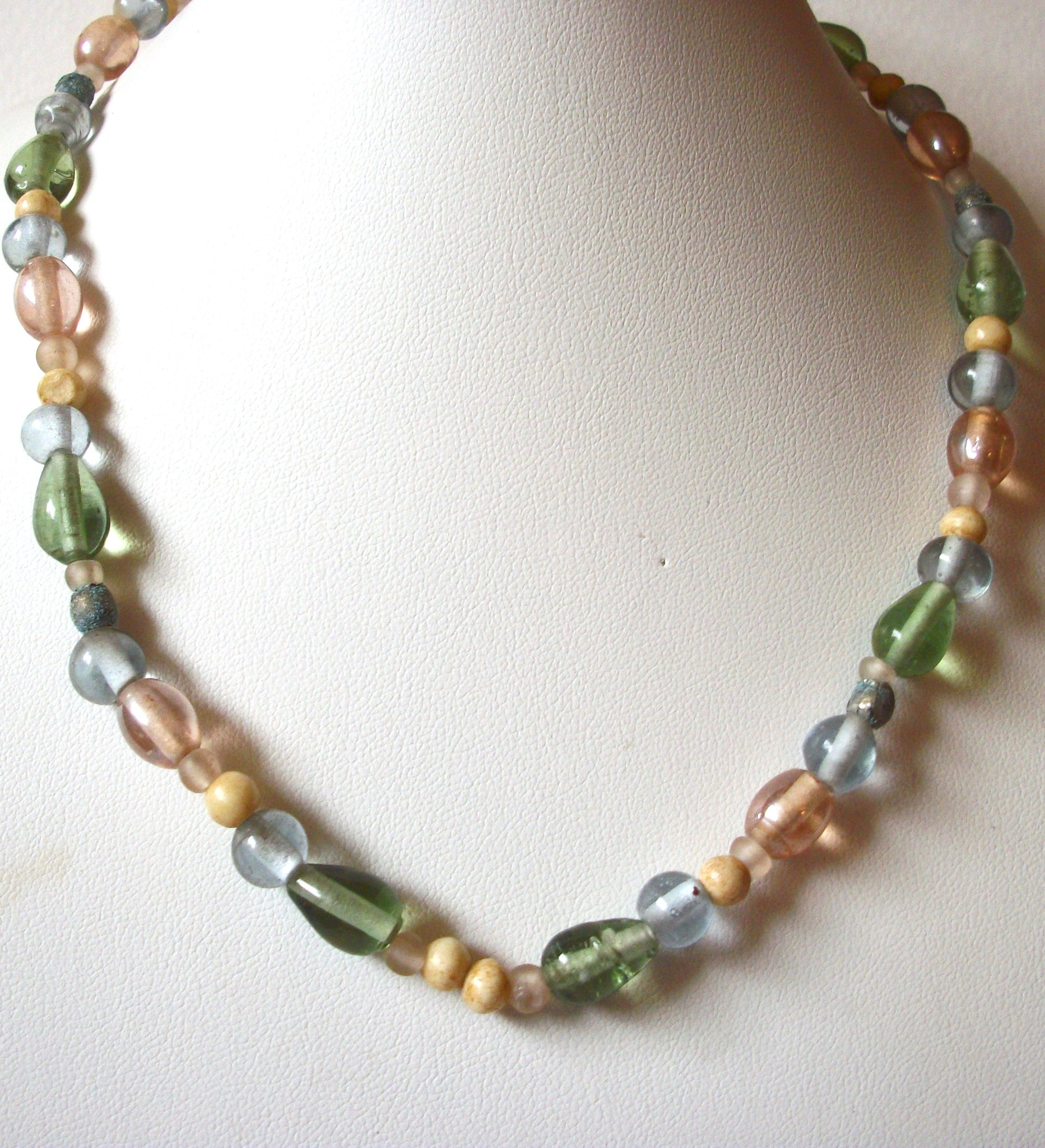 Vintage Glass Beads Necklace 81220