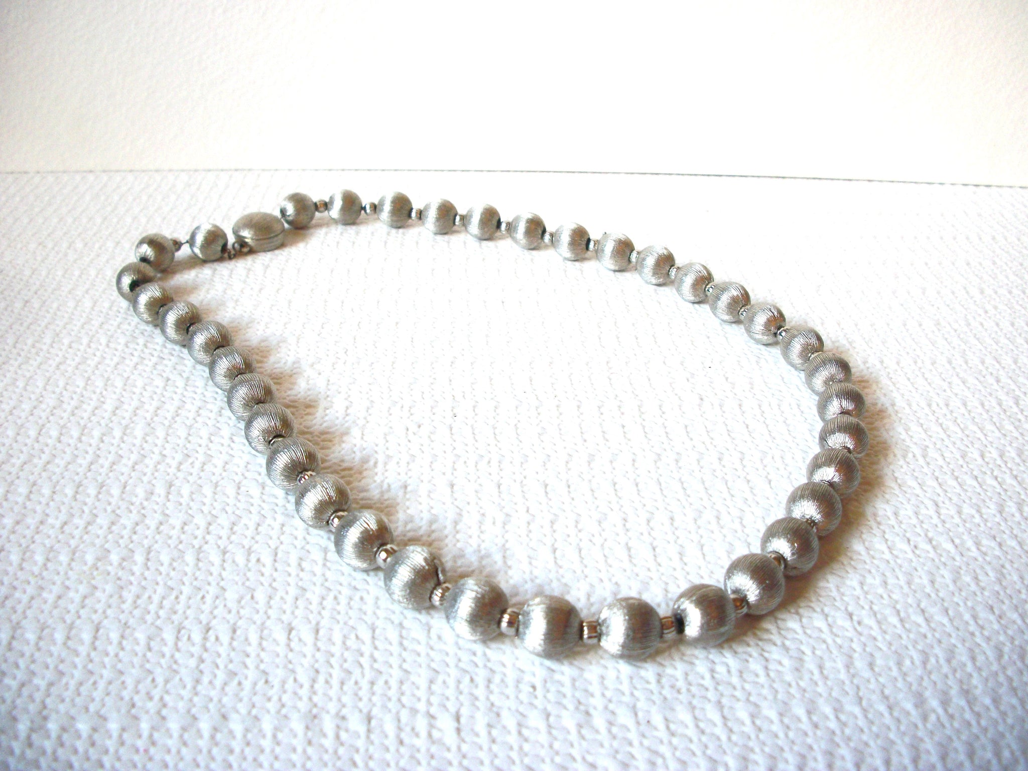 Vintage Silver Toned Necklace 81720