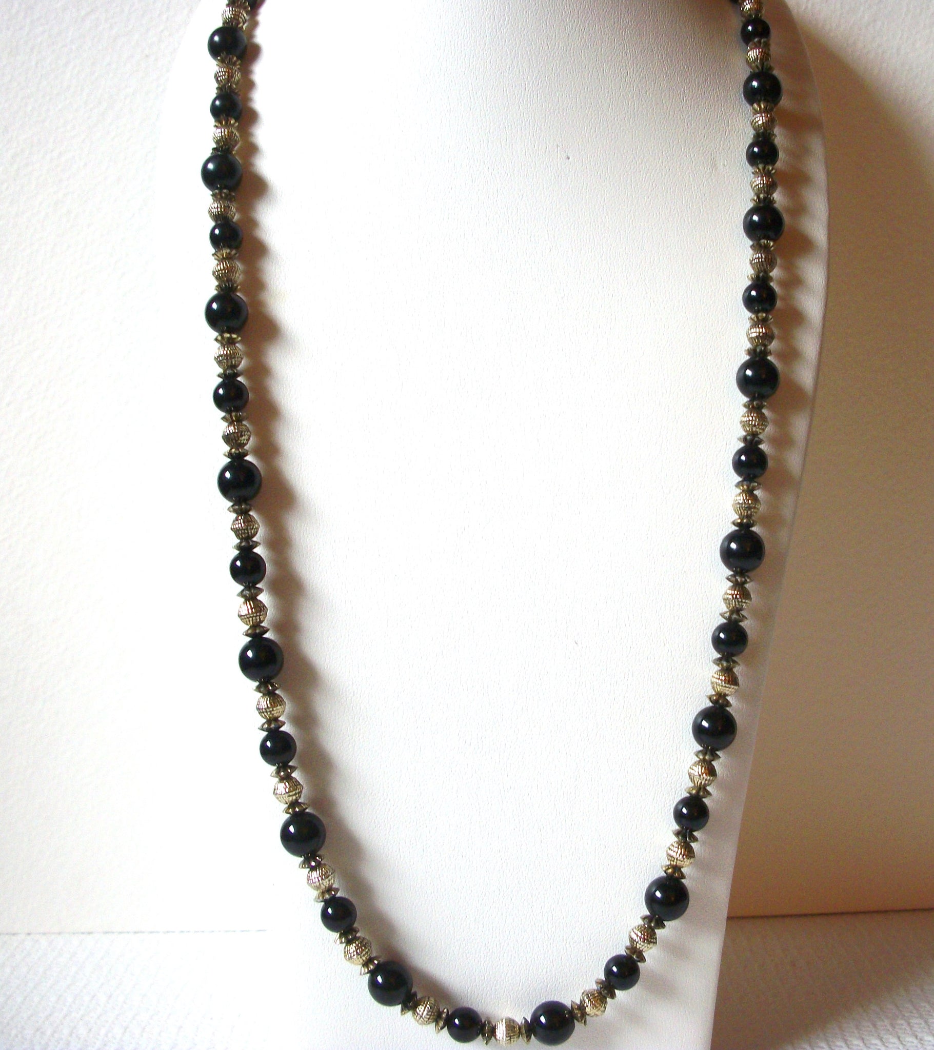 Vintage Black Gold Necklace 81720