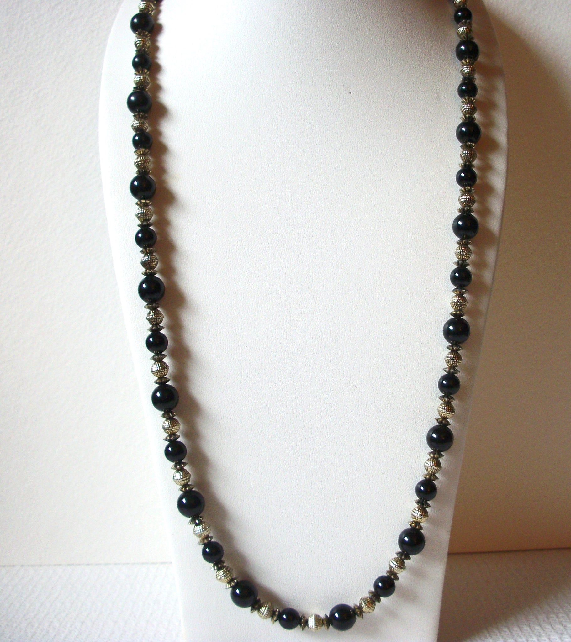 Vintage Black Gold Necklace 81720