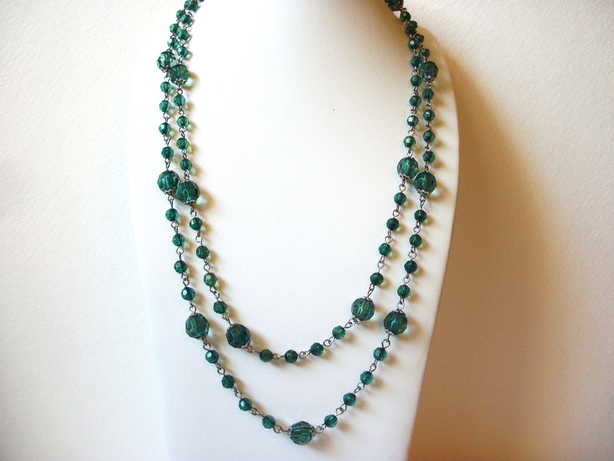 Vintage Emerald Green Czech Glass Necklace 81520