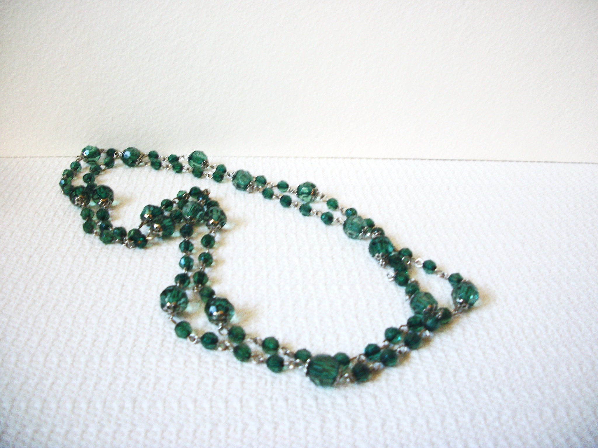 Vintage Emerald Green Czech Glass Necklace 81520