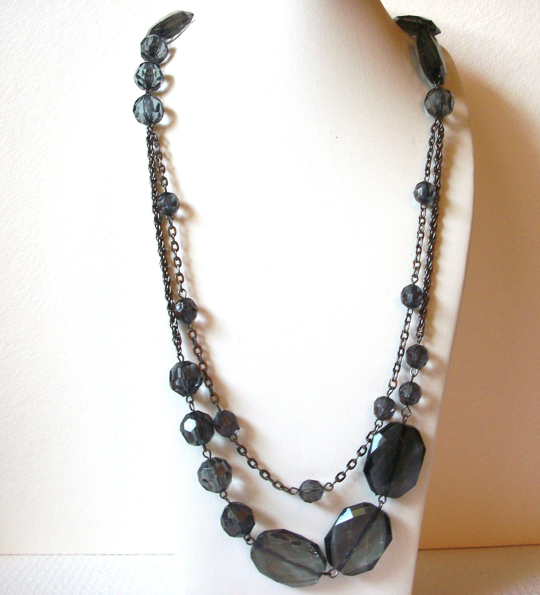 Retro Translucent Gray Necklace 81820