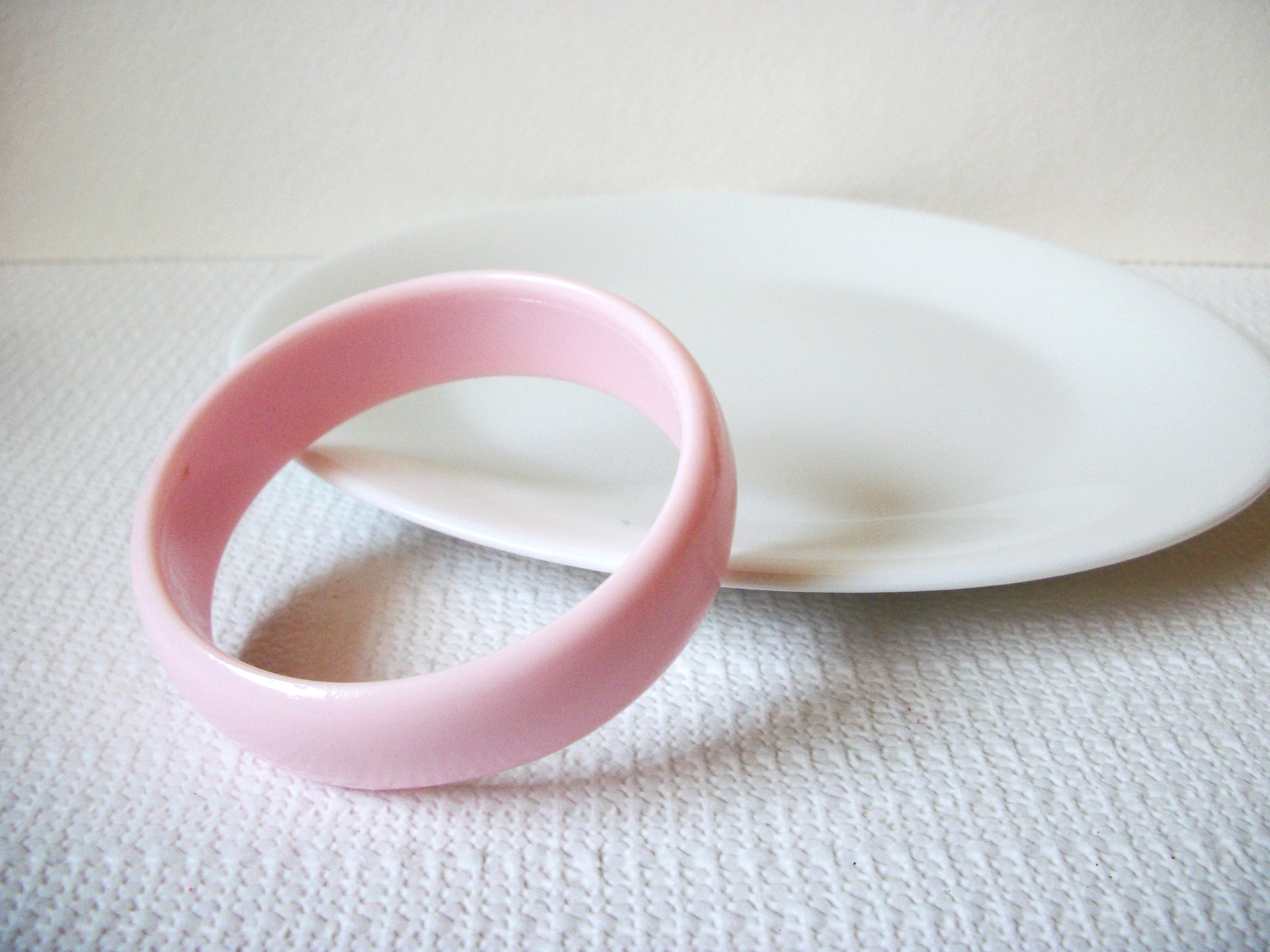 Retro Pale Pink Bangle Bracelet 81920