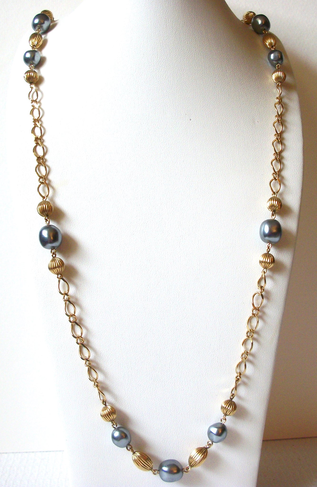 Retro Gold Gray Necklace 82020