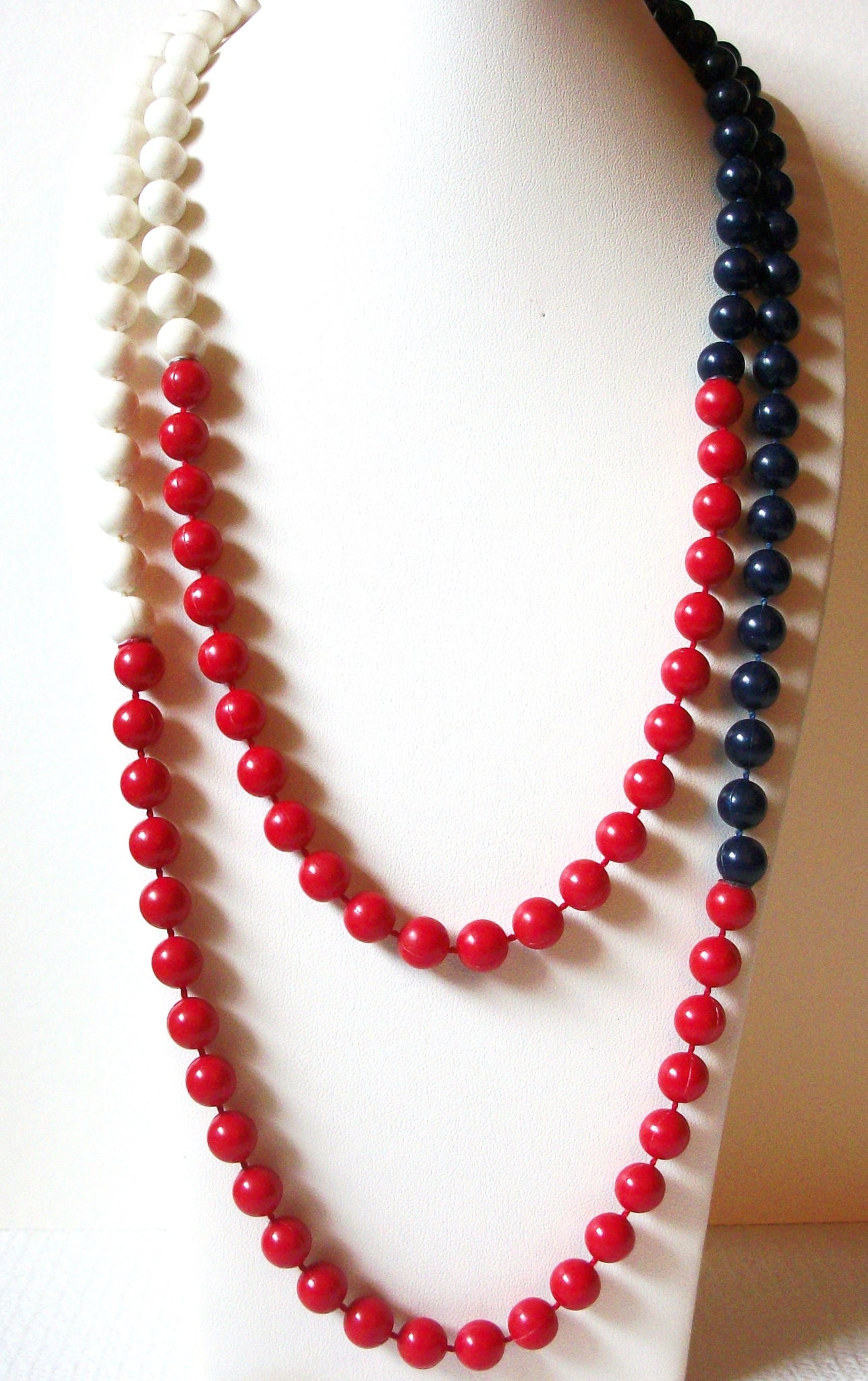 Retro Blue White Red Necklace 82120