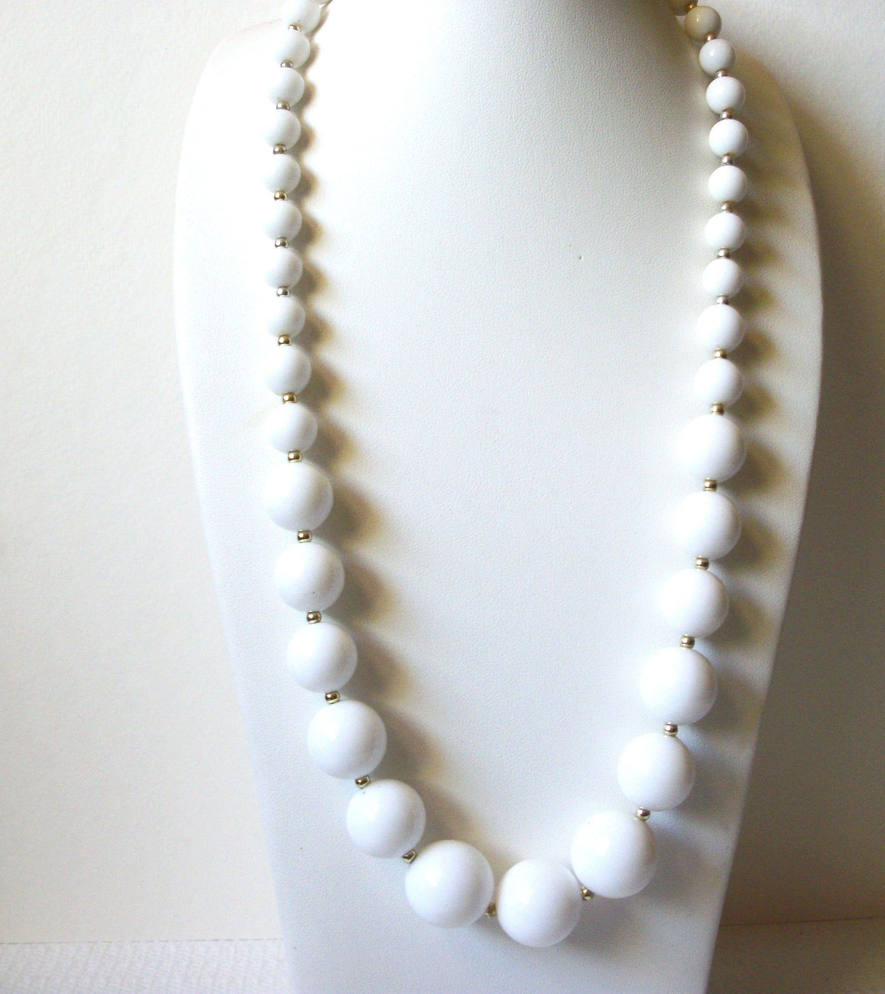 Retro White Beaded Necklace 82420