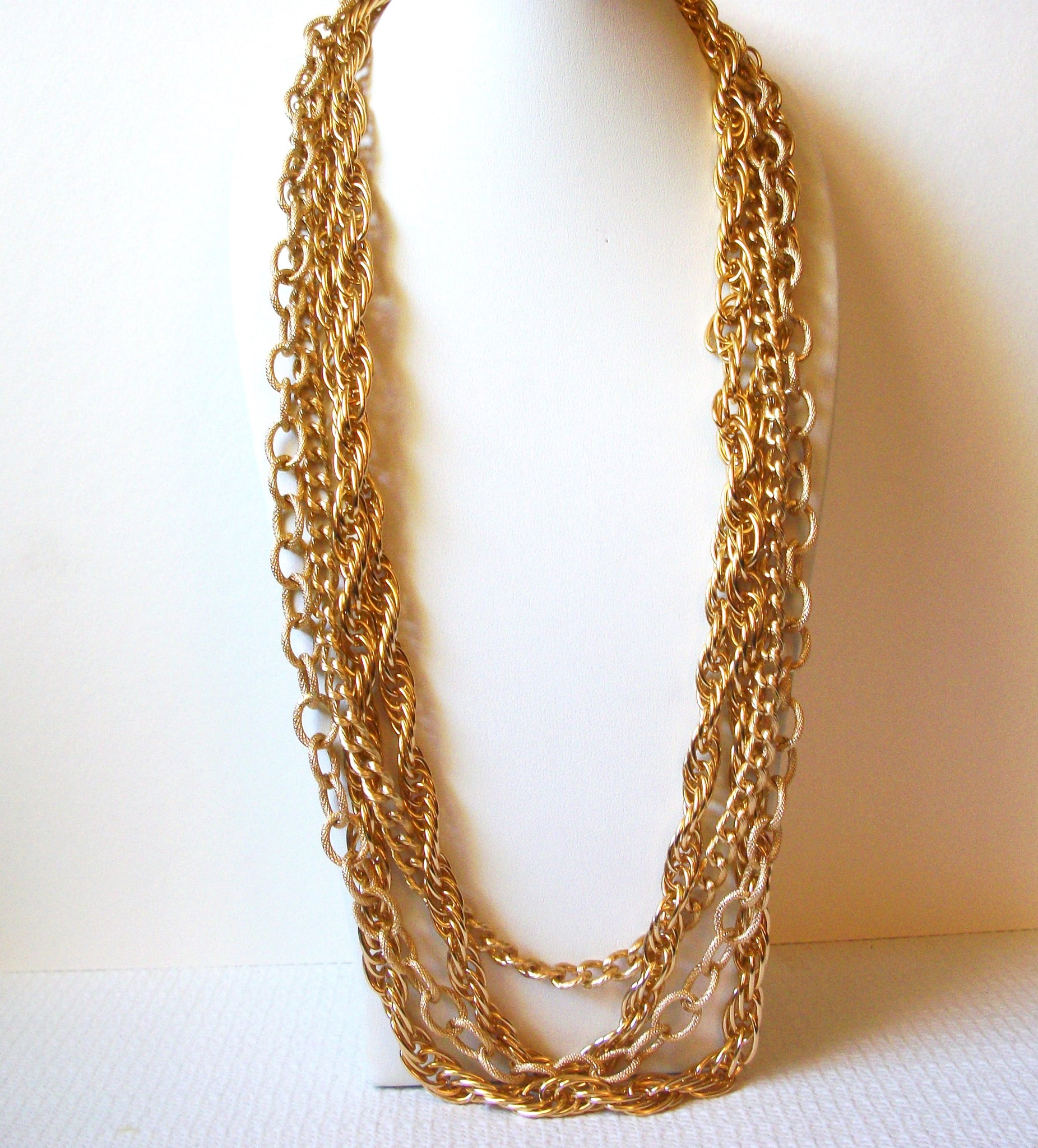 Vintage Massive Marked Gold Toned Links Necklace 82420