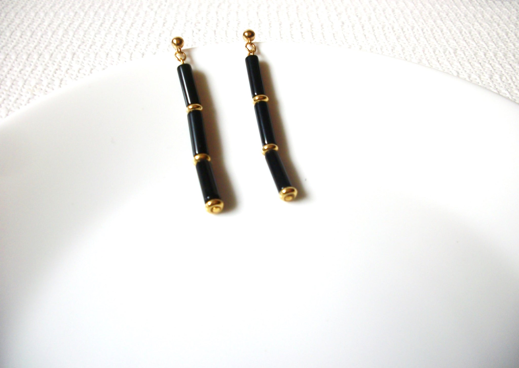 Vintage Gold Black Lucite Earrings 82520