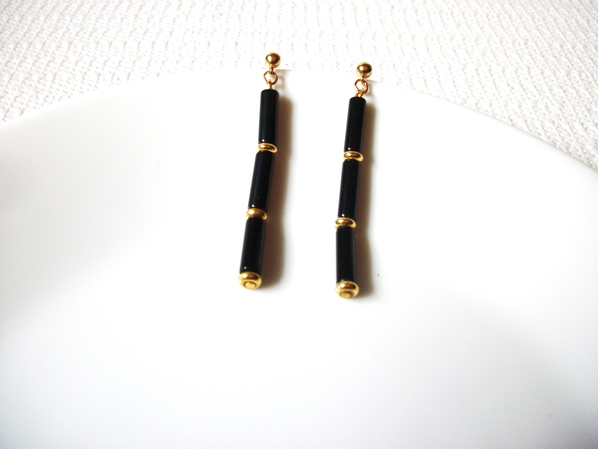 Vintage Gold Black Lucite Earrings 82520