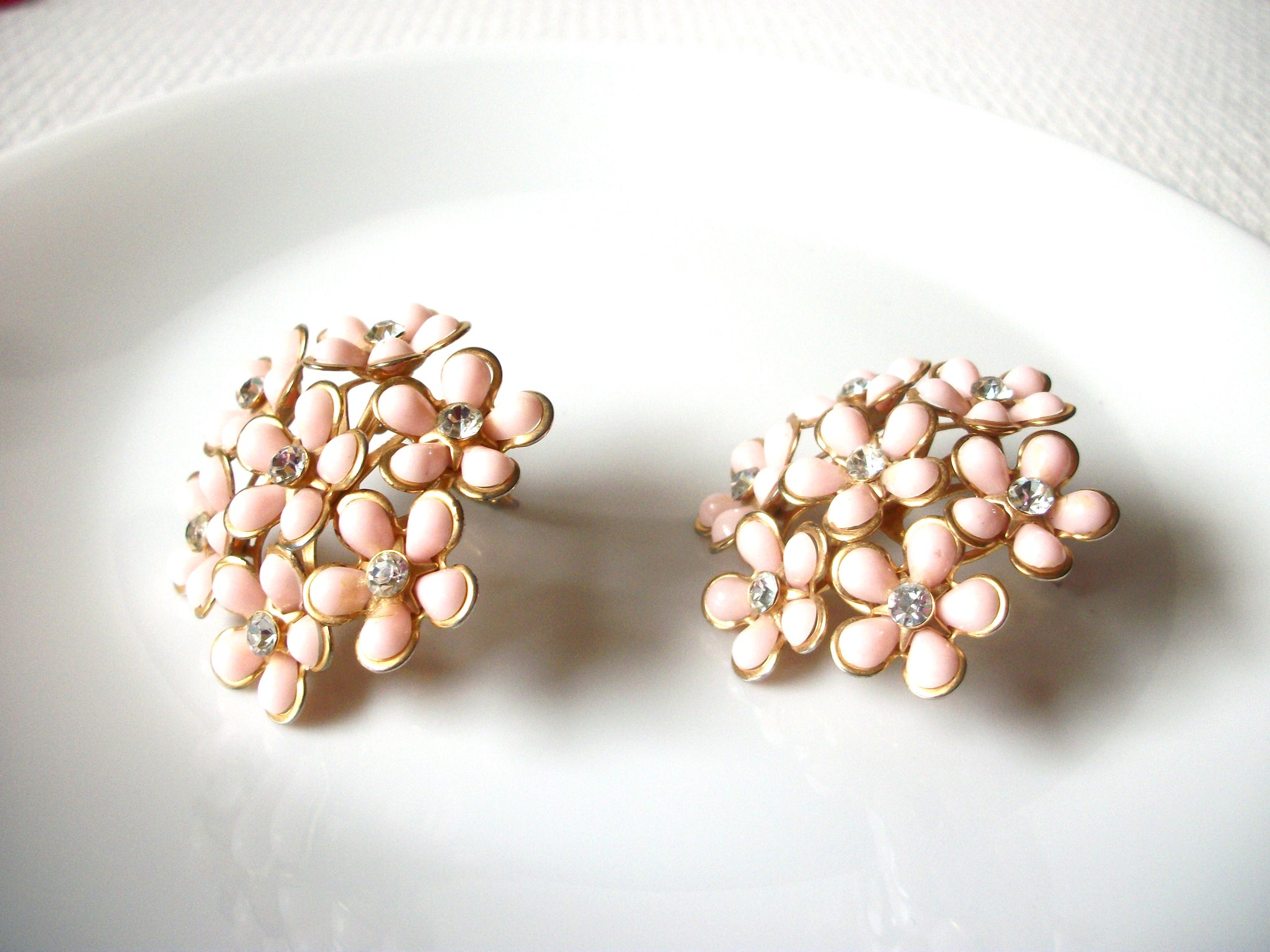 Vintage Pale Pink Floral Cluster Earrings 82620