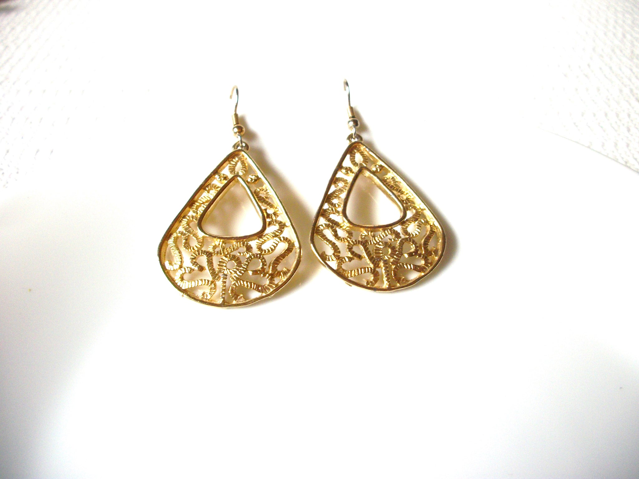 Vintage Gold Toned Dangle Earrings 82620