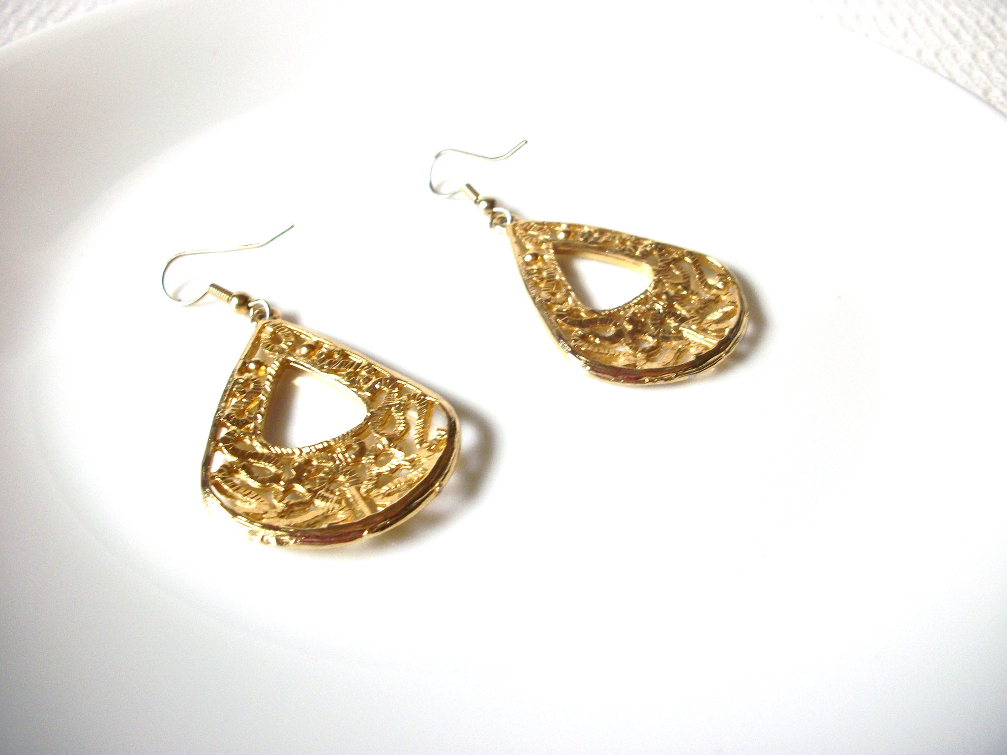 Vintage Gold Toned Dangle Earrings 82620