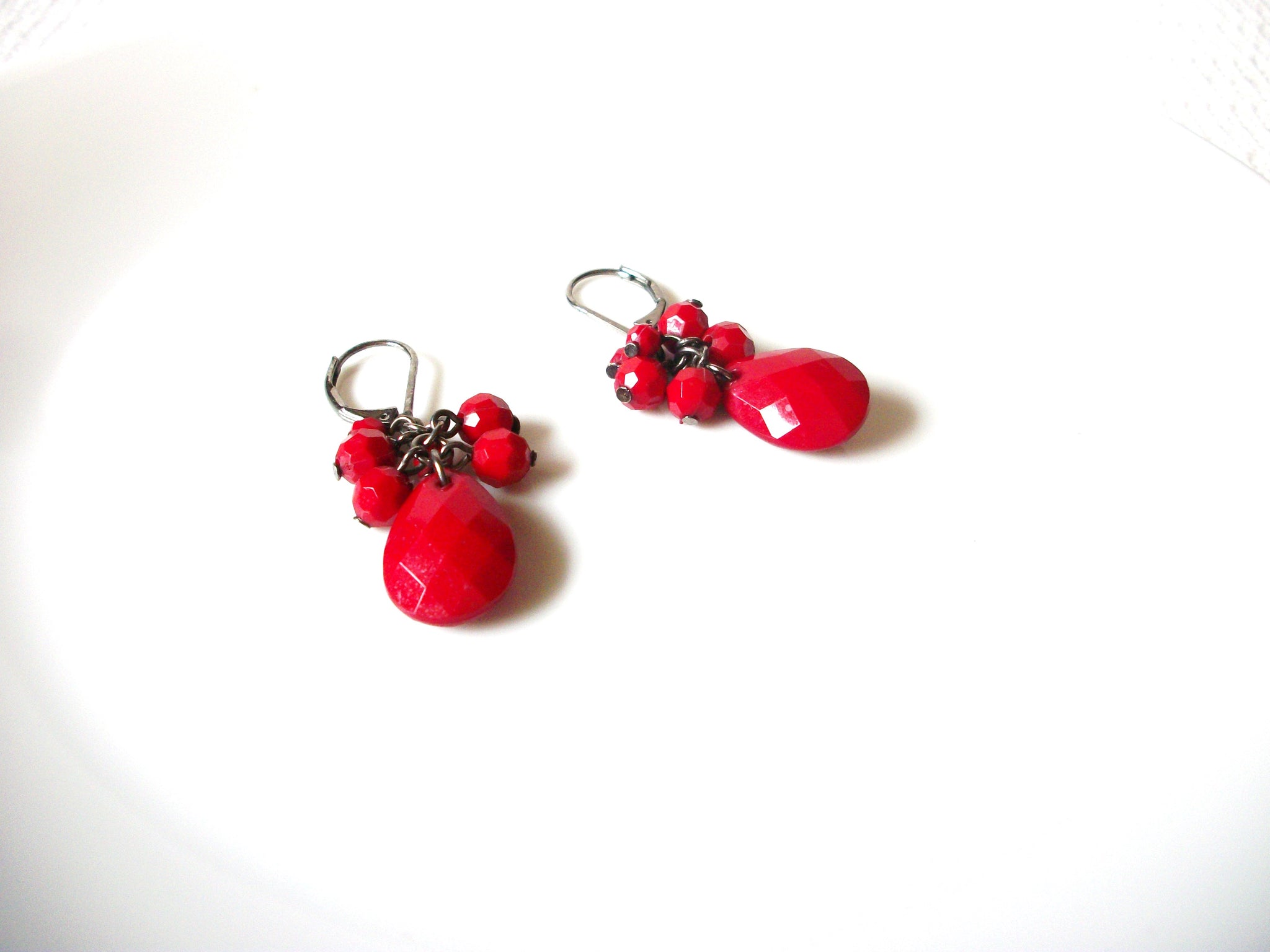 Retro Red Dangle Earrings 82620