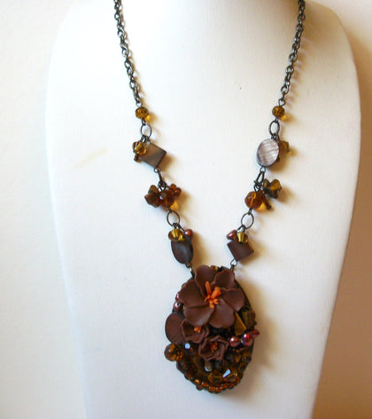 Vintage Shell Floral Czech Glass Necklace 82820