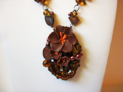 Vintage Shell Floral Czech Glass Necklace 82820