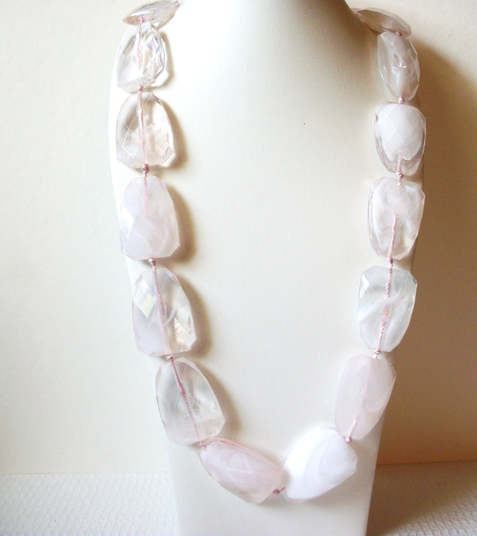 Retro Massive Pale Pink Cloudy White Necklace 83020