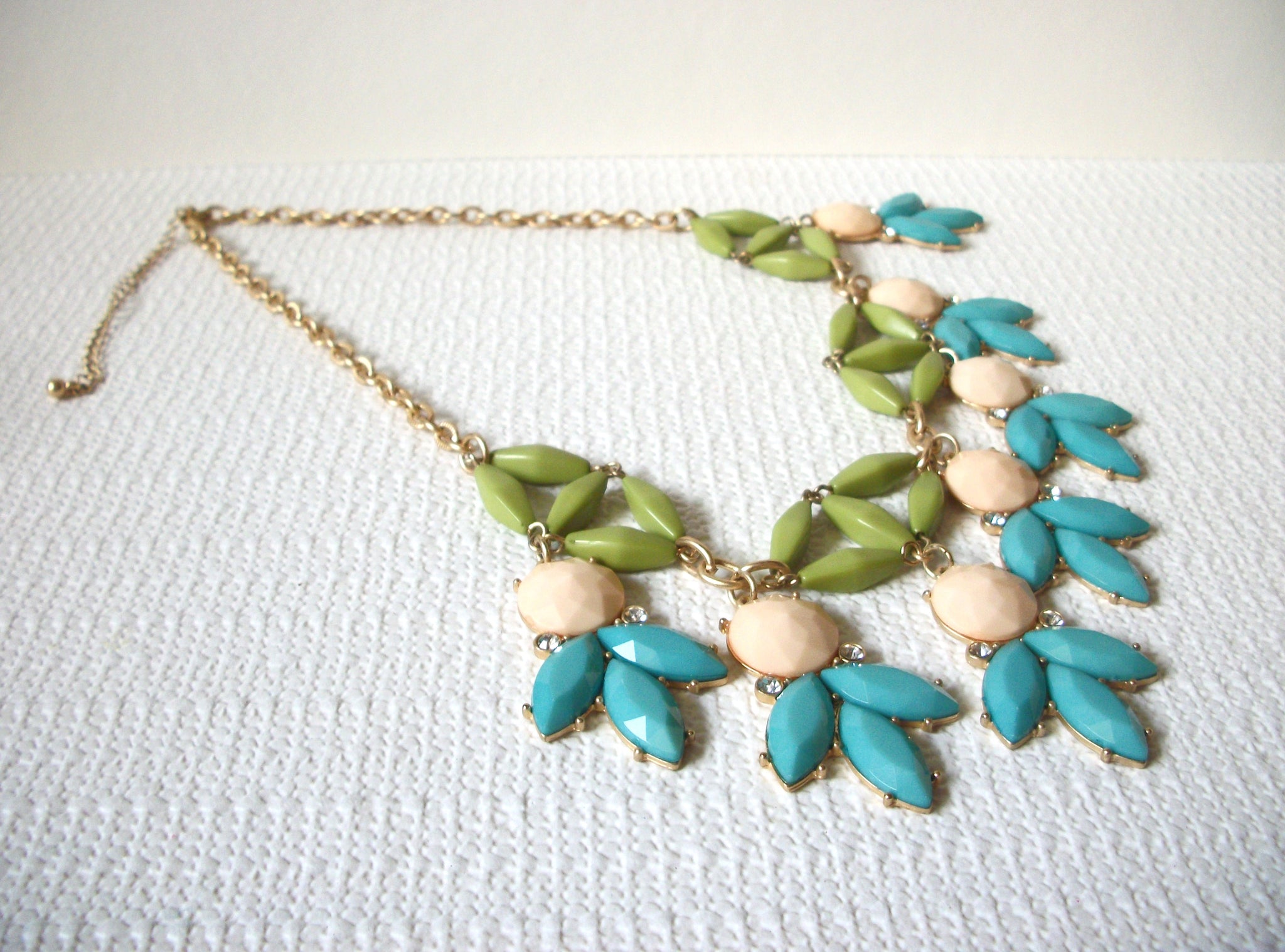 Retro Statement Bib Necklace 82920