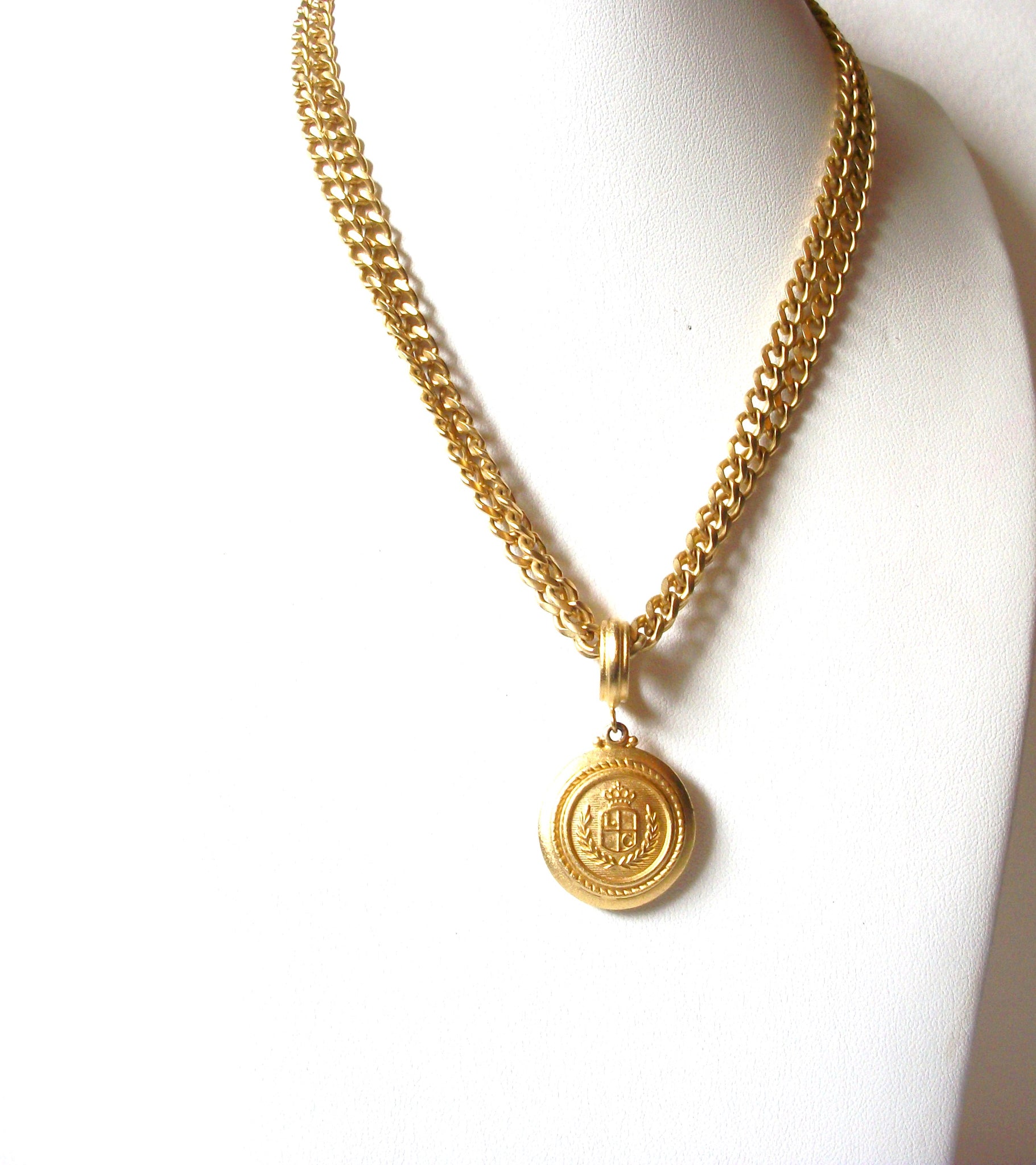 Retro Gold Toned Necklace 82920