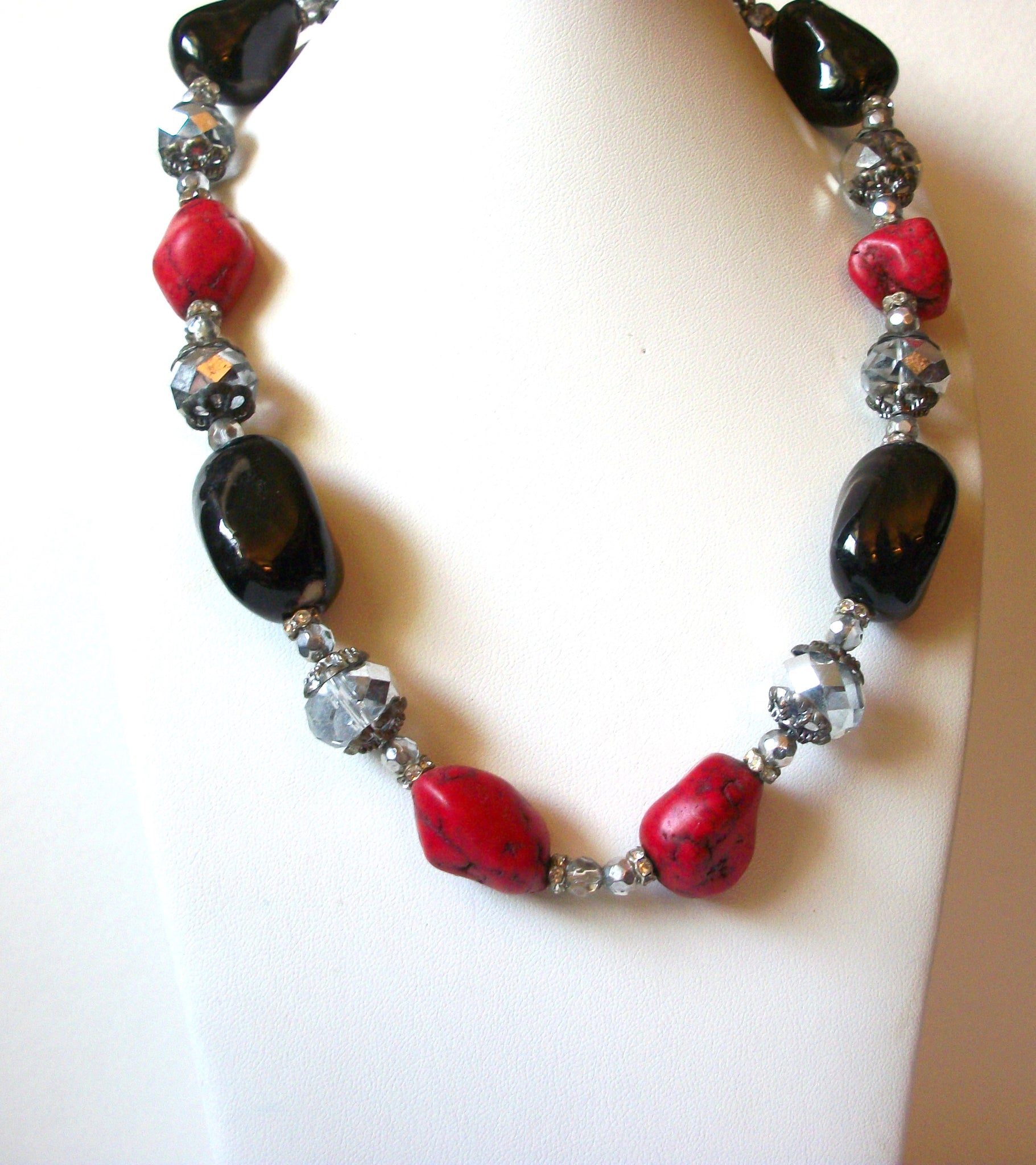 Retro Red Black Silver Necklace 90220