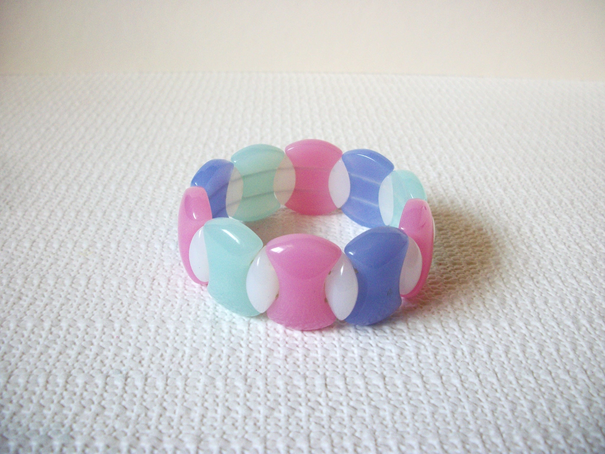 Retro Lucite Bracelet 90220